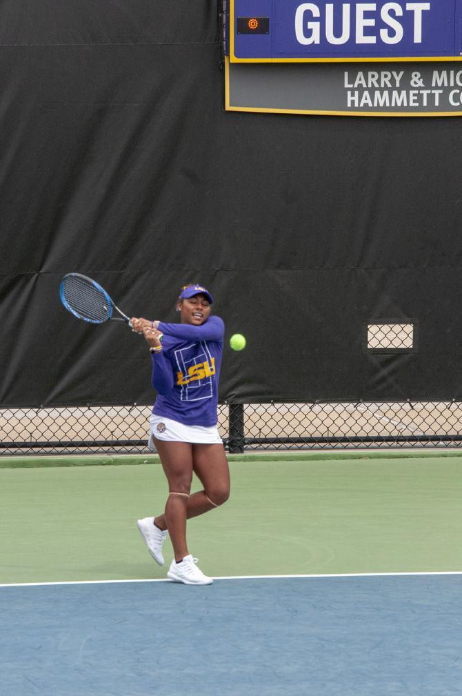 PHOTOS : LSU Women's Tennis VS South Carolina