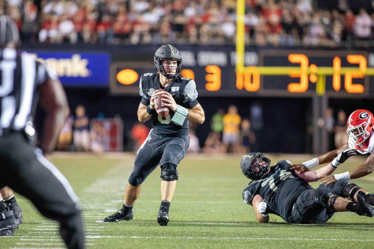 Vanderbilt senior quarterback Riley Neal (6) at Vanderbilt Stadium on Saturday, Aug. 31, 2019