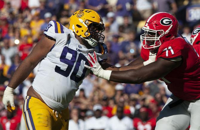 The Valley shook again: Sellout crowd provides fiery atmosphere as LSU upsets No. 2 Georgia