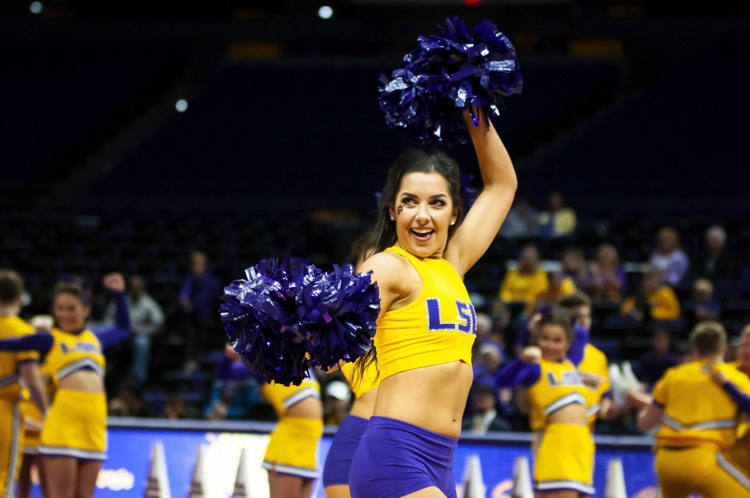 PHOTOS: Men's and Women's Basketball scrimmage in the Basketball Showcase