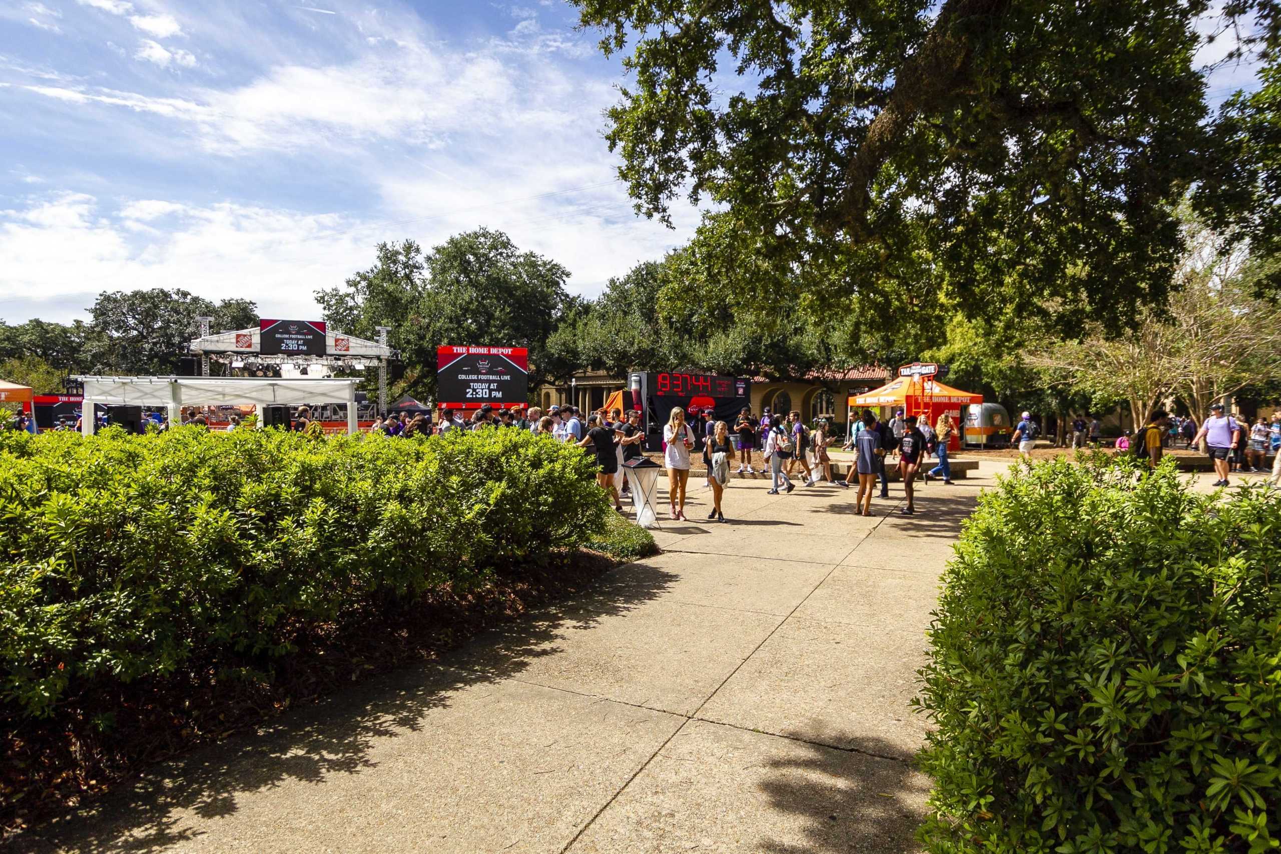 PHOTOS: College Gameday Begins