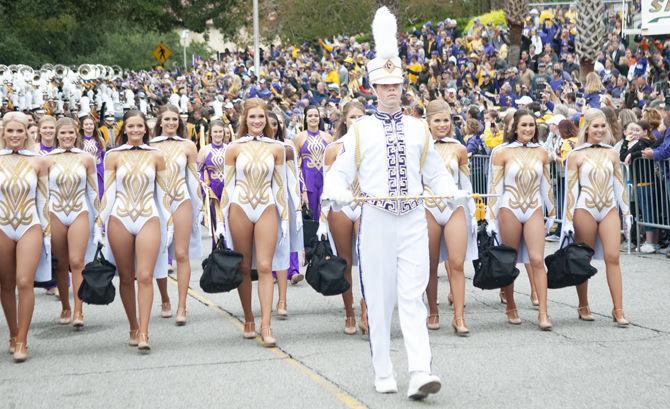 PHOTOS: LSU football walks down Victory Hill