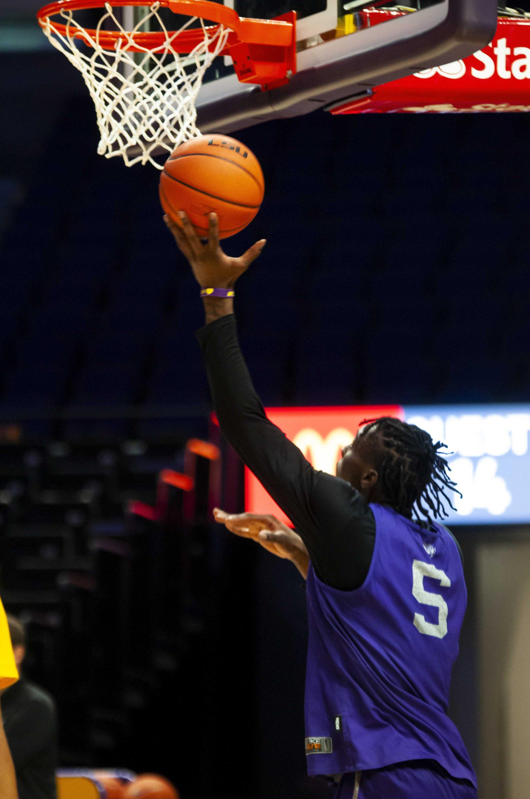 PHOTOS: Men's and Women's Basketball scrimmage in the Basketball Showcase