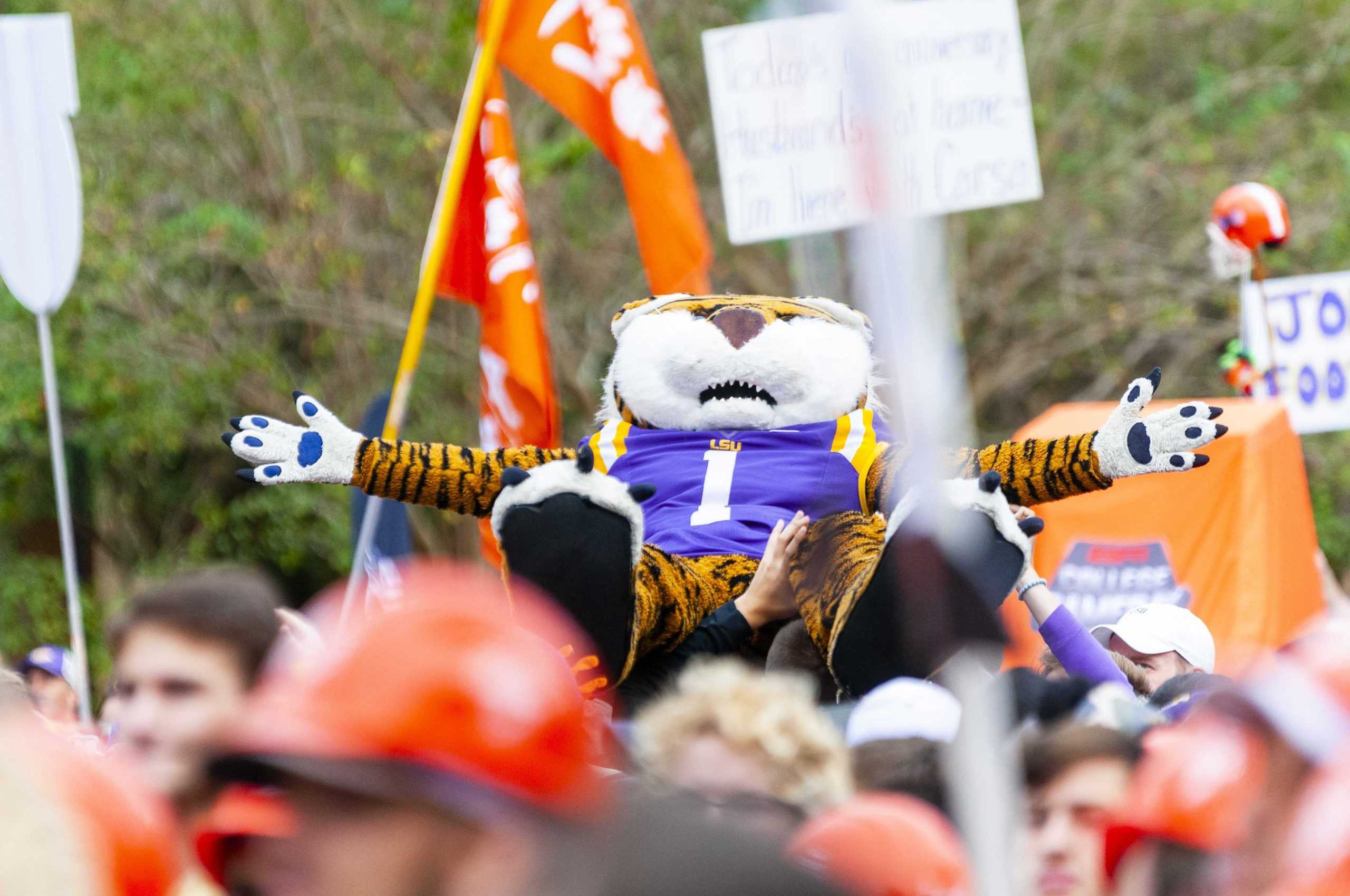 PHOTOS: College Gameday from LSU's Campus