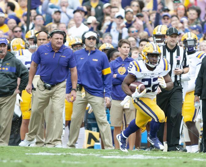 LSU junior running back Clyde Edwards-Helaire (22) runs the ball during the Tigers' game against Auburn on Saturday, Oct. 26, 2019, at Tiger Stadium.