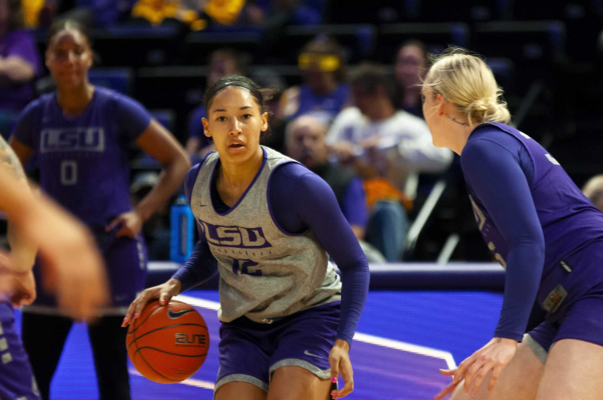 PHOTOS: Men's and Women's Basketball scrimmage in the Basketball Showcase