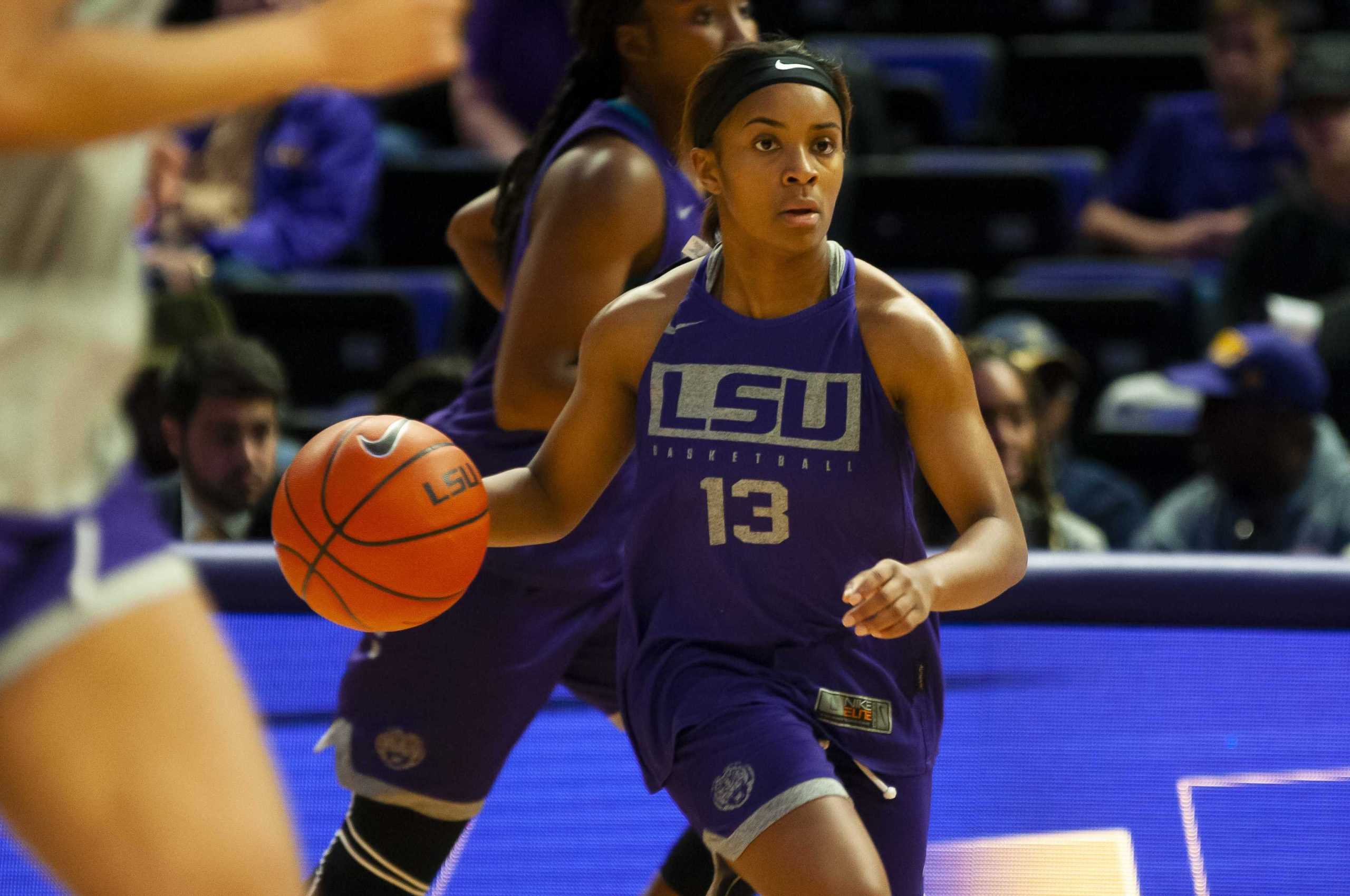 PHOTOS: Men's and Women's Basketball scrimmage in the Basketball Showcase