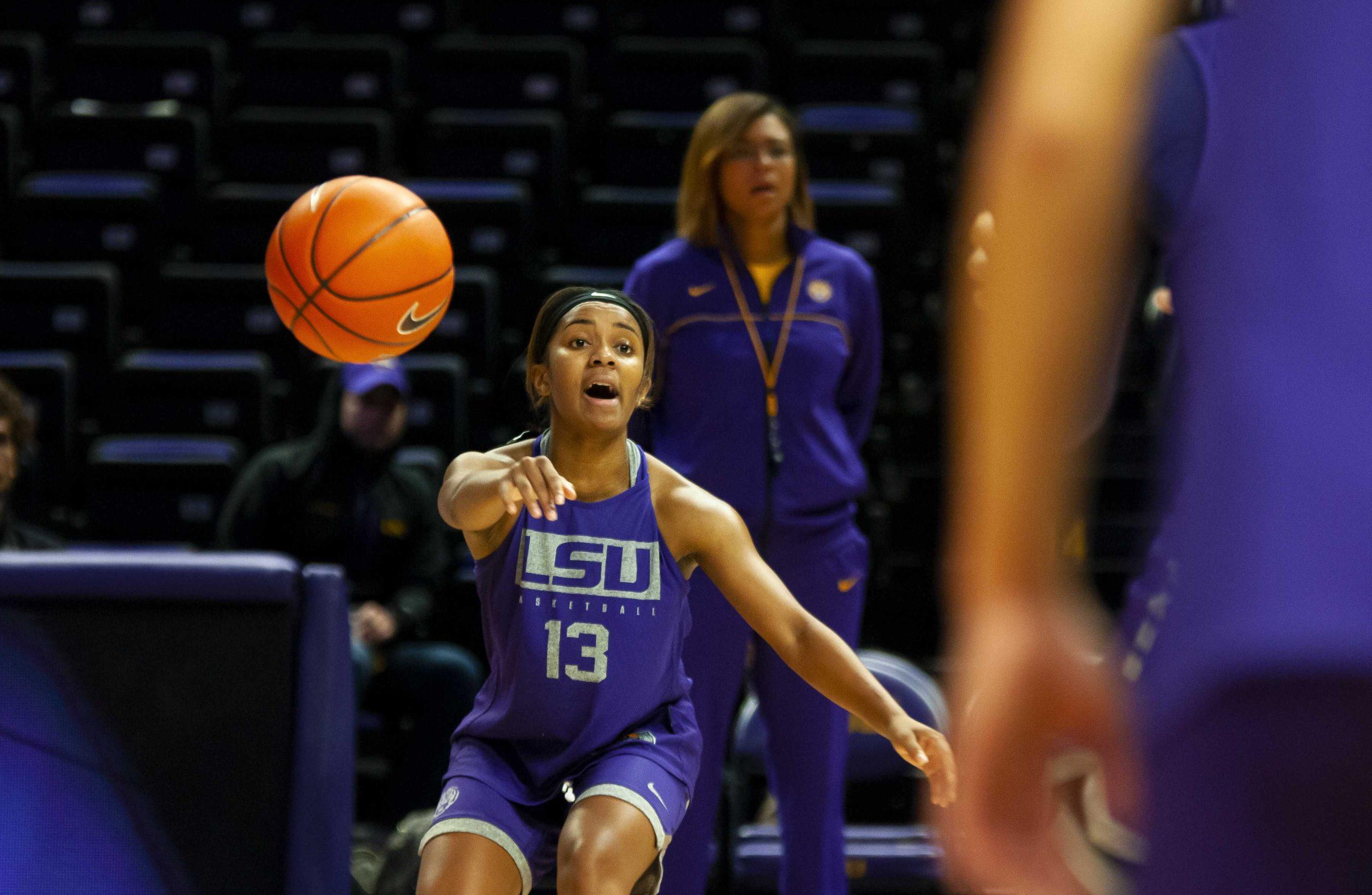 PHOTOS: Men's and Women's Basketball scrimmage in the Basketball Showcase