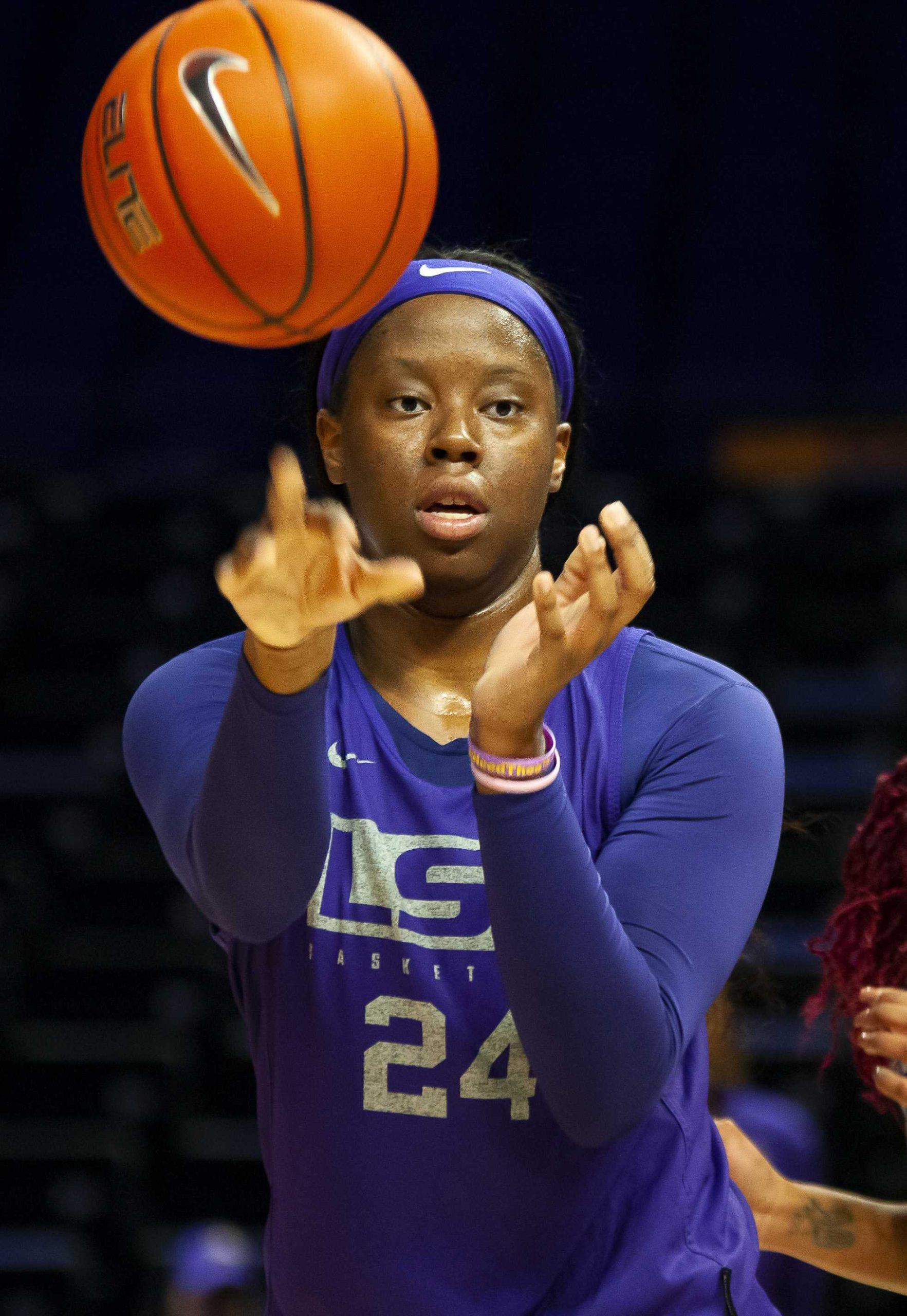 PHOTOS: Men's and Women's Basketball scrimmage in the Basketball Showcase