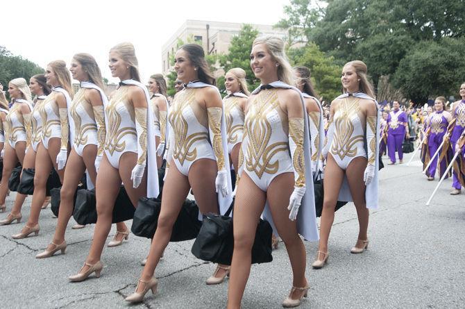 PHOTOS: LSU football walks down Victory Hill