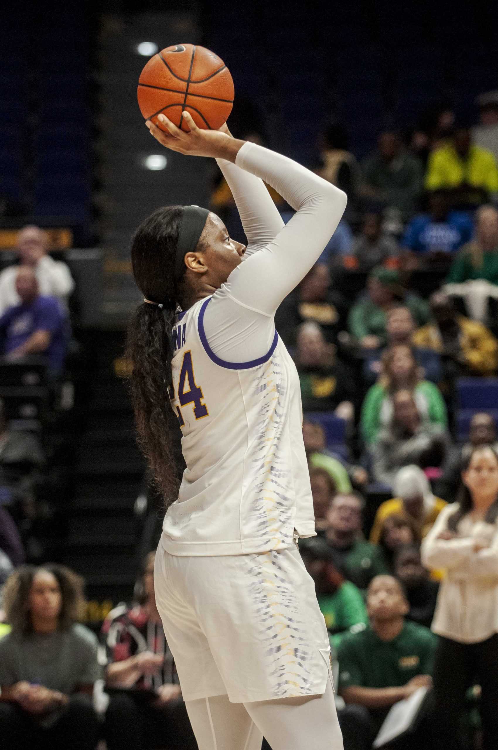 PHOTOS: LSU Lady Tigers Defeat Southeastern