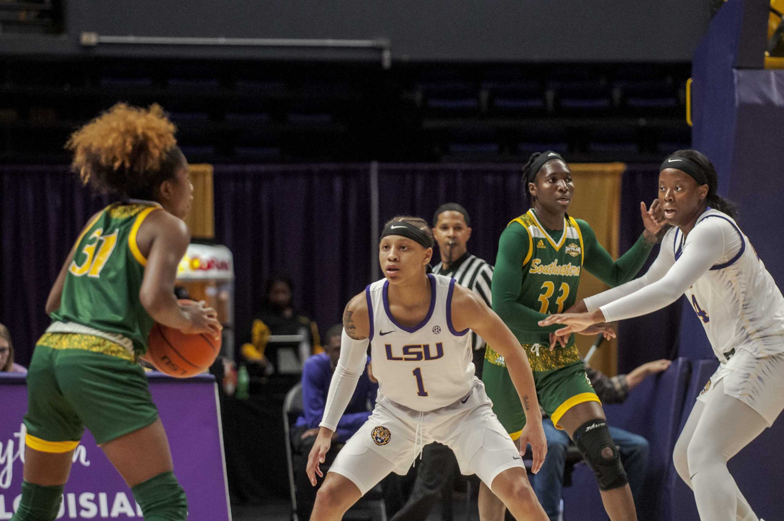 PHOTOS: LSU Lady Tigers Defeat Southeastern