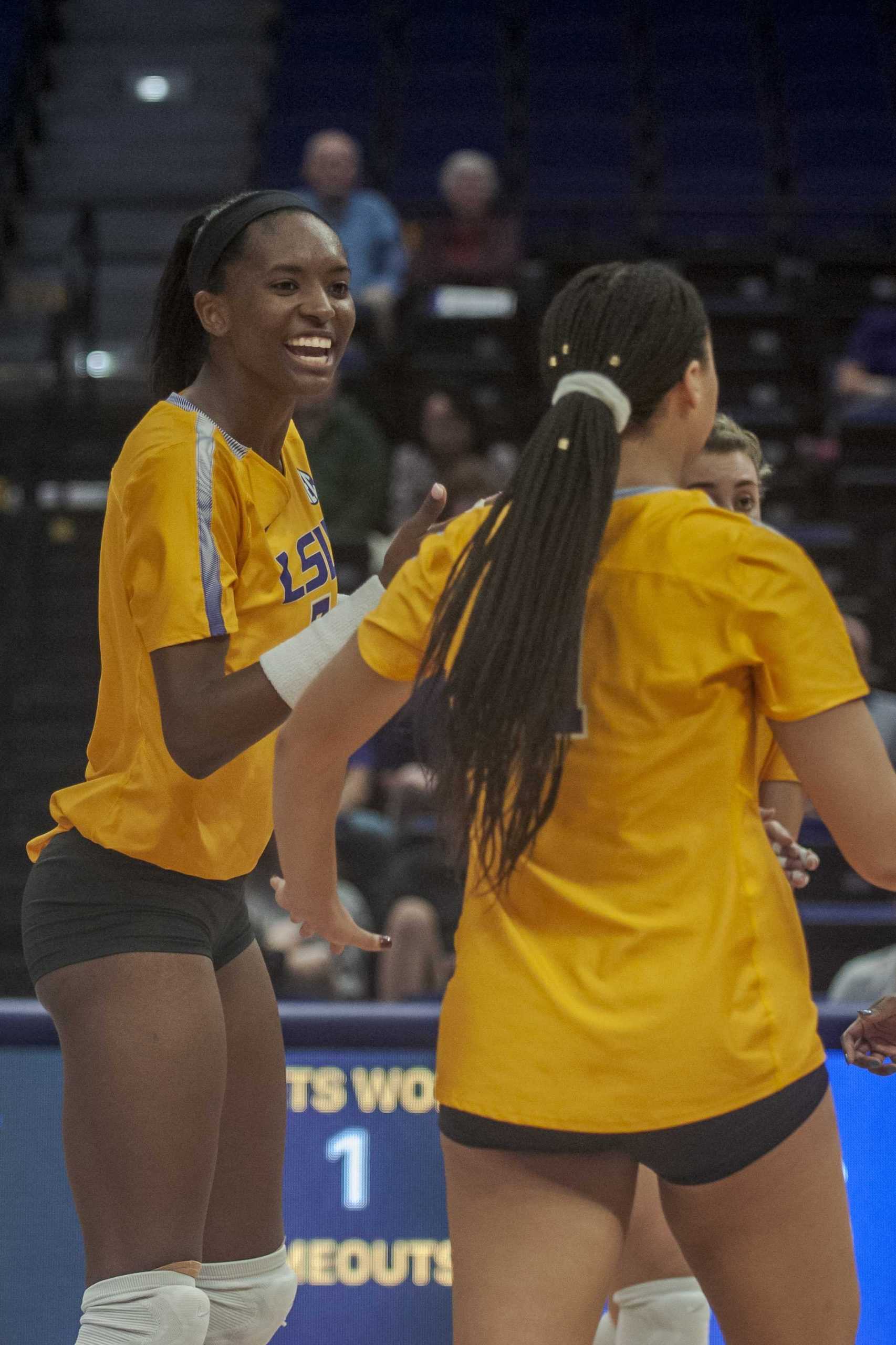 PHOTOS: LSU Women's Volleyball Defeats Auburn