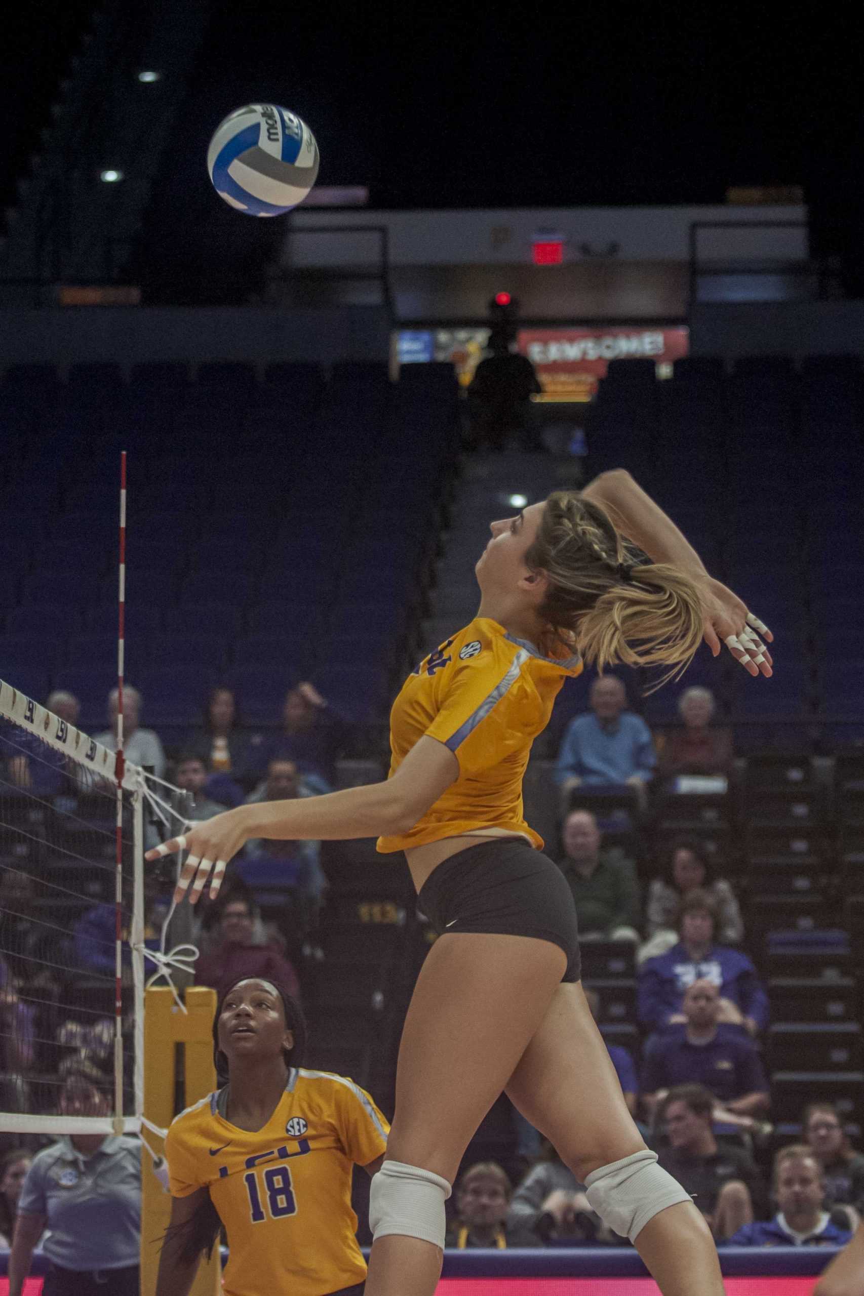 PHOTOS: LSU Women's Volleyball Defeats Auburn