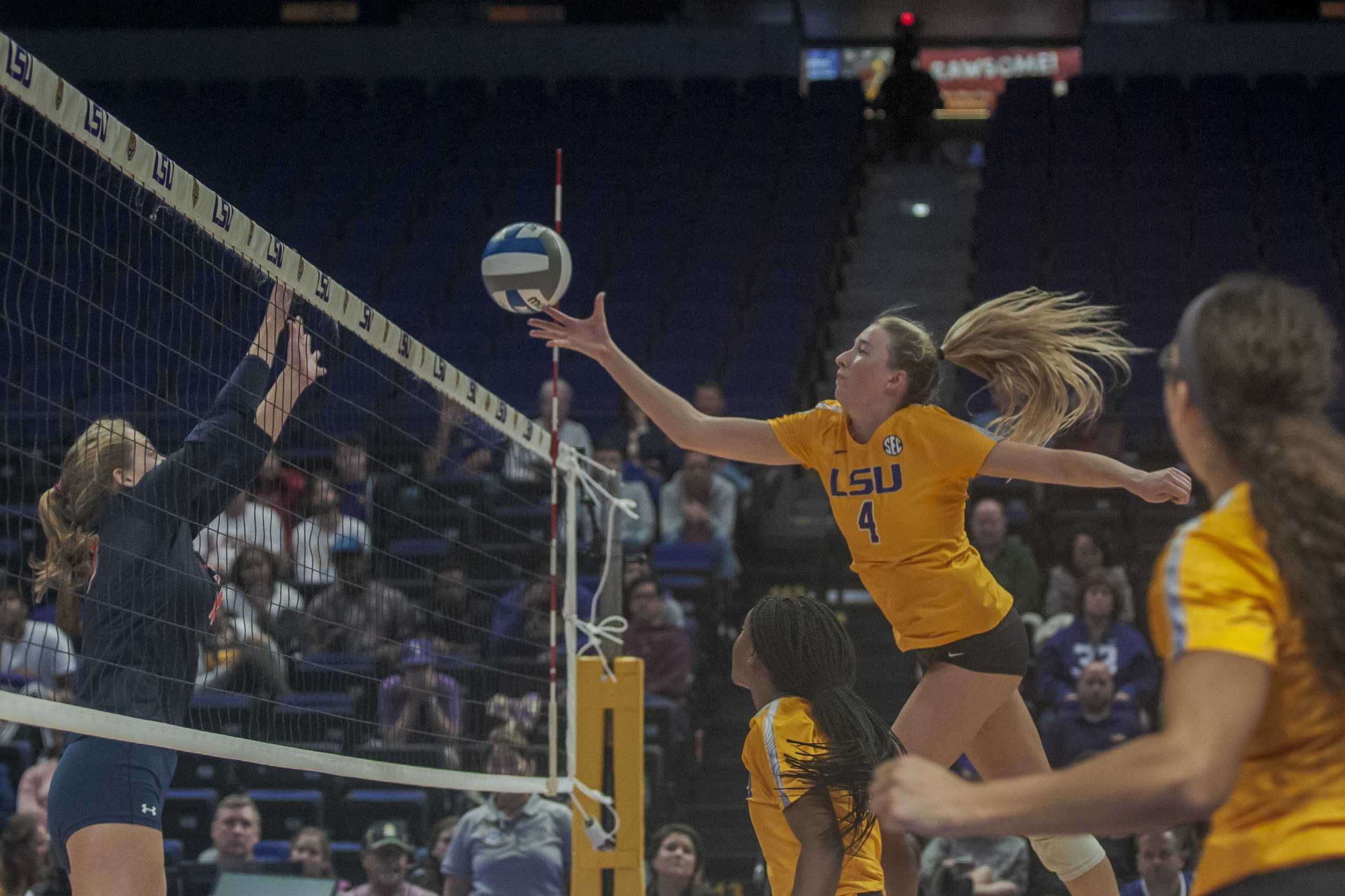 PHOTOS: LSU Women's Volleyball Defeats Auburn