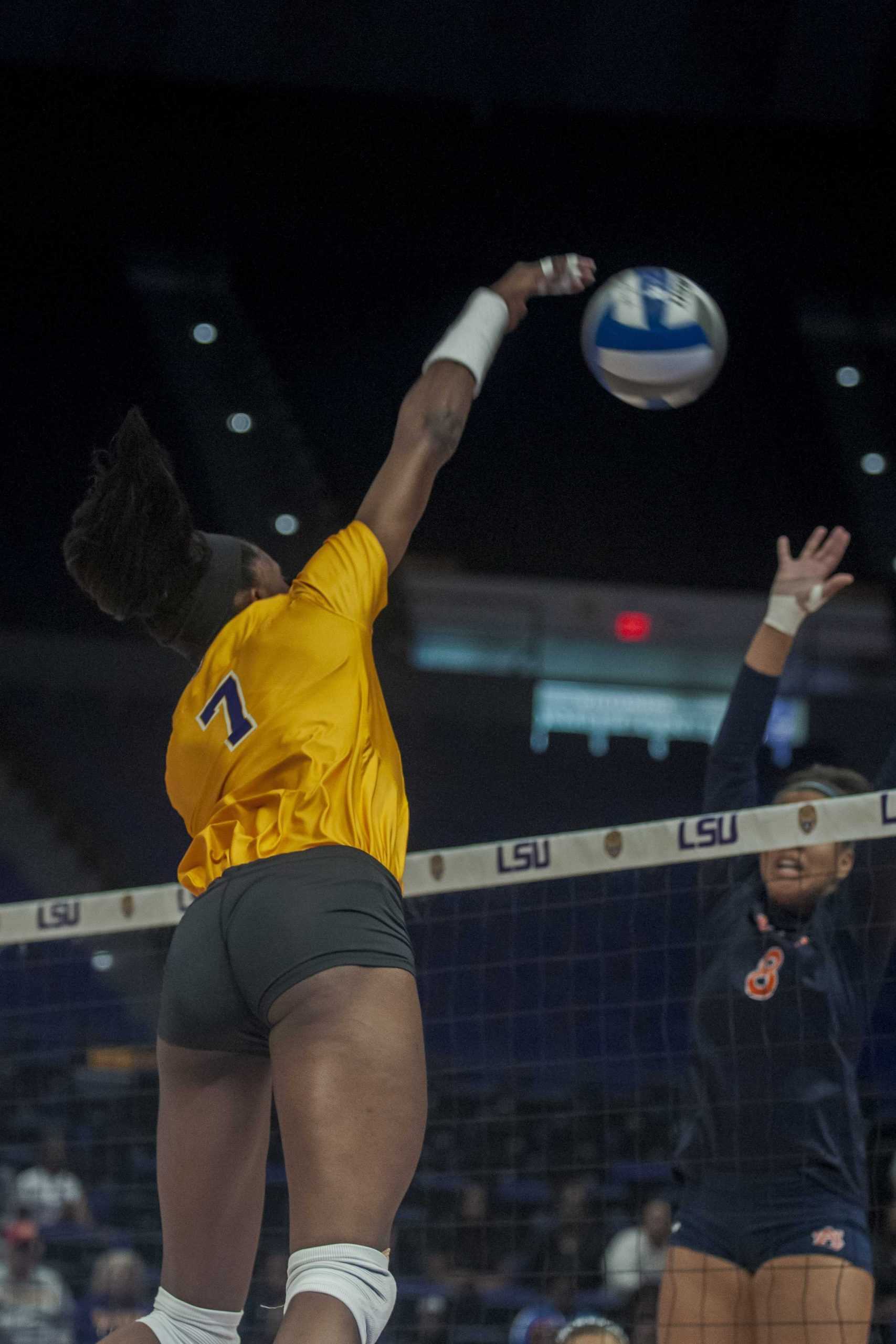 PHOTOS: LSU Women's Volleyball Defeats Auburn