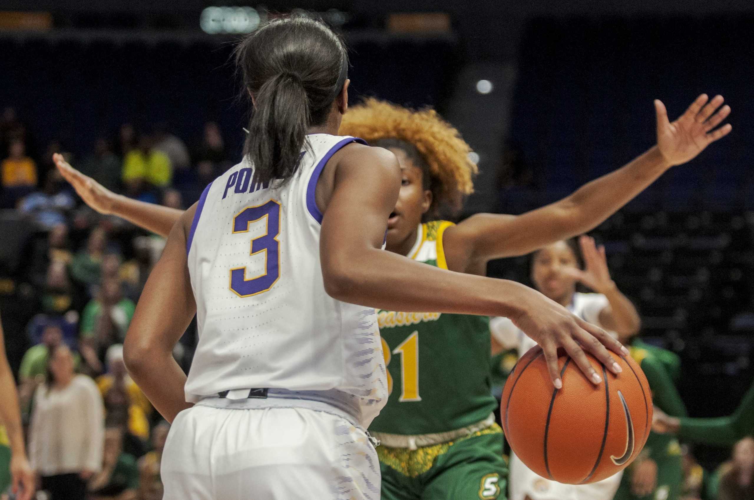 PHOTOS: LSU Lady Tigers Defeat Southeastern