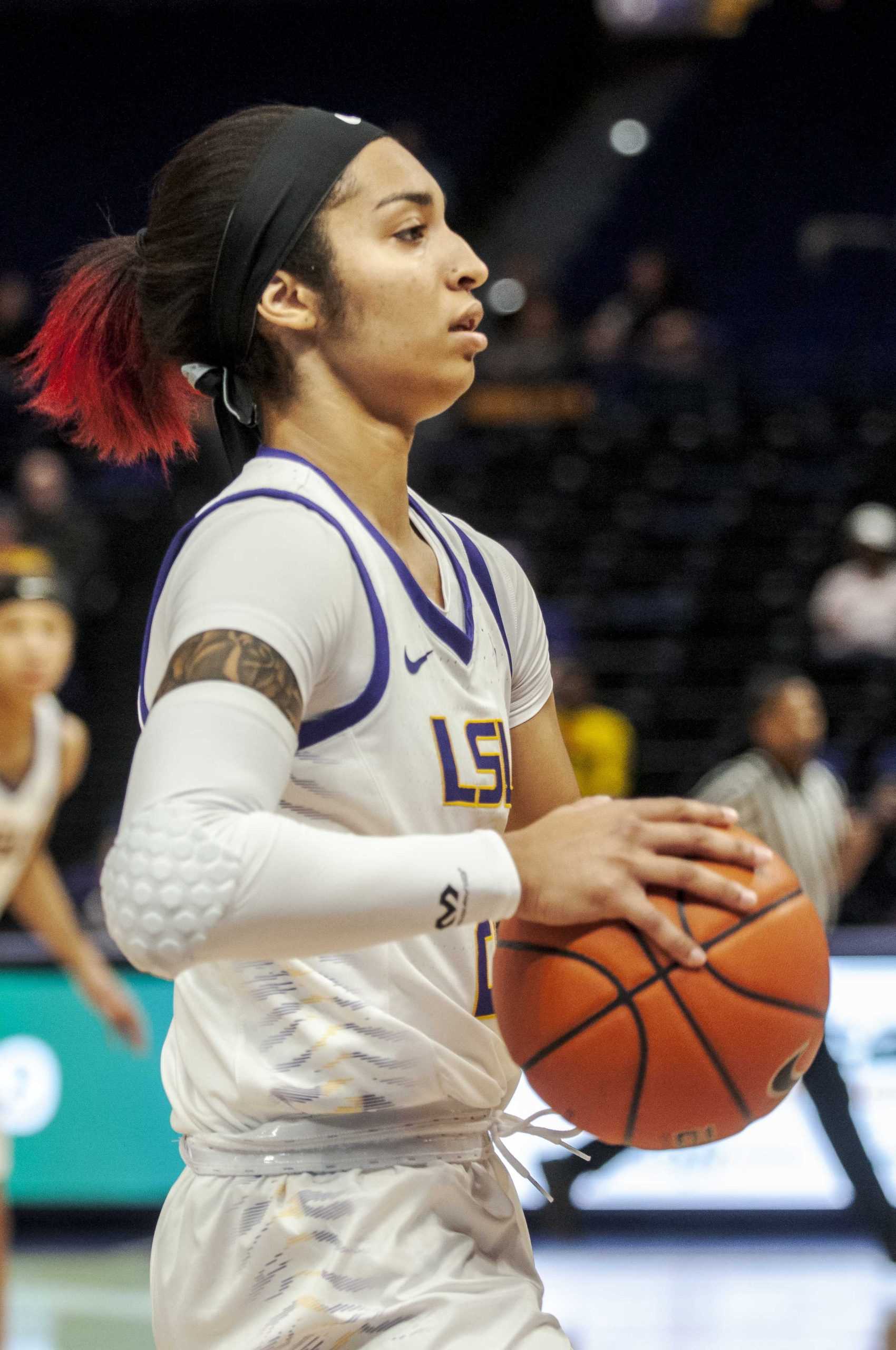 PHOTOS: LSU Lady Tigers Defeat Southeastern