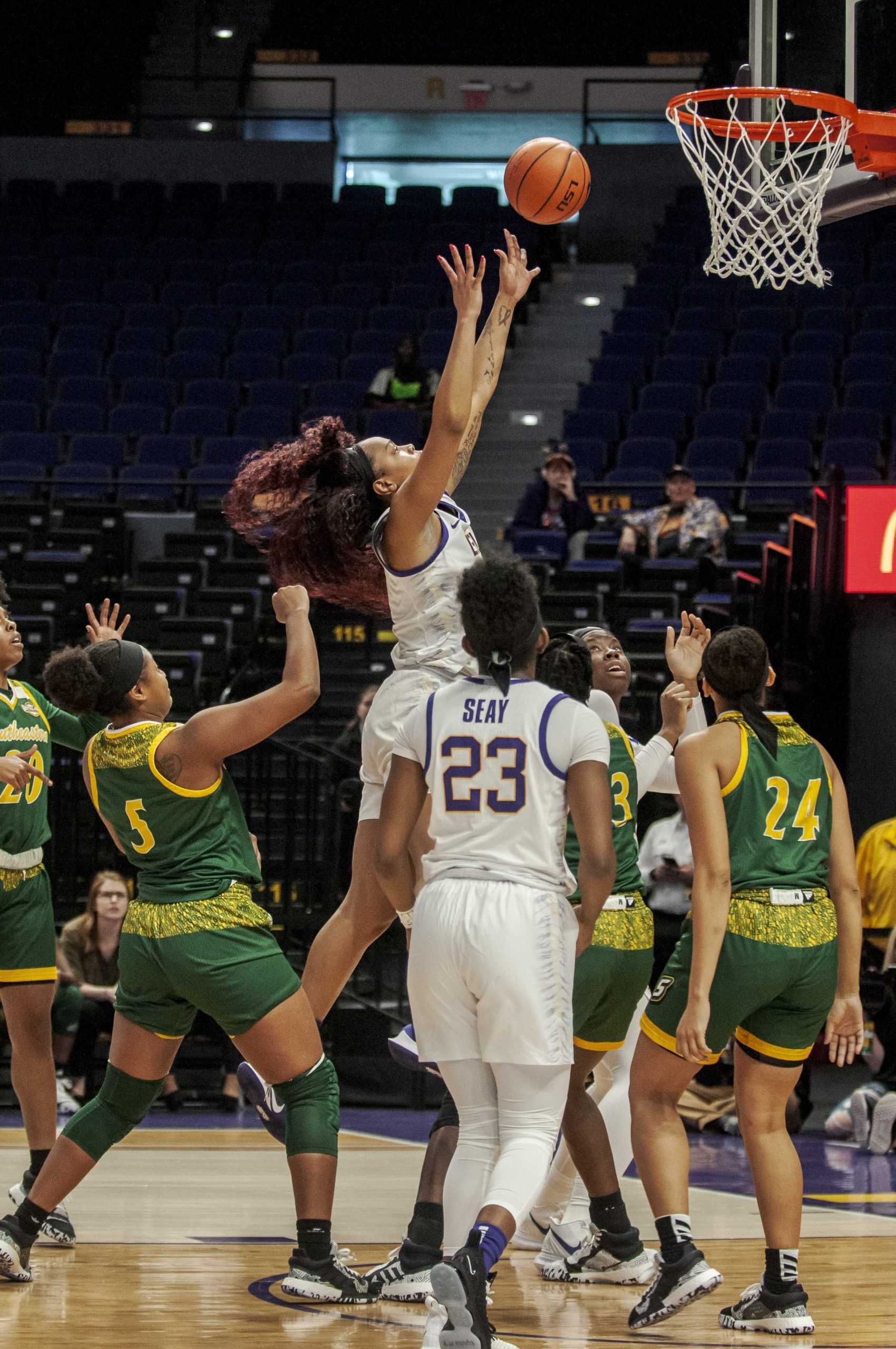 PHOTOS: LSU Lady Tigers Defeat Southeastern