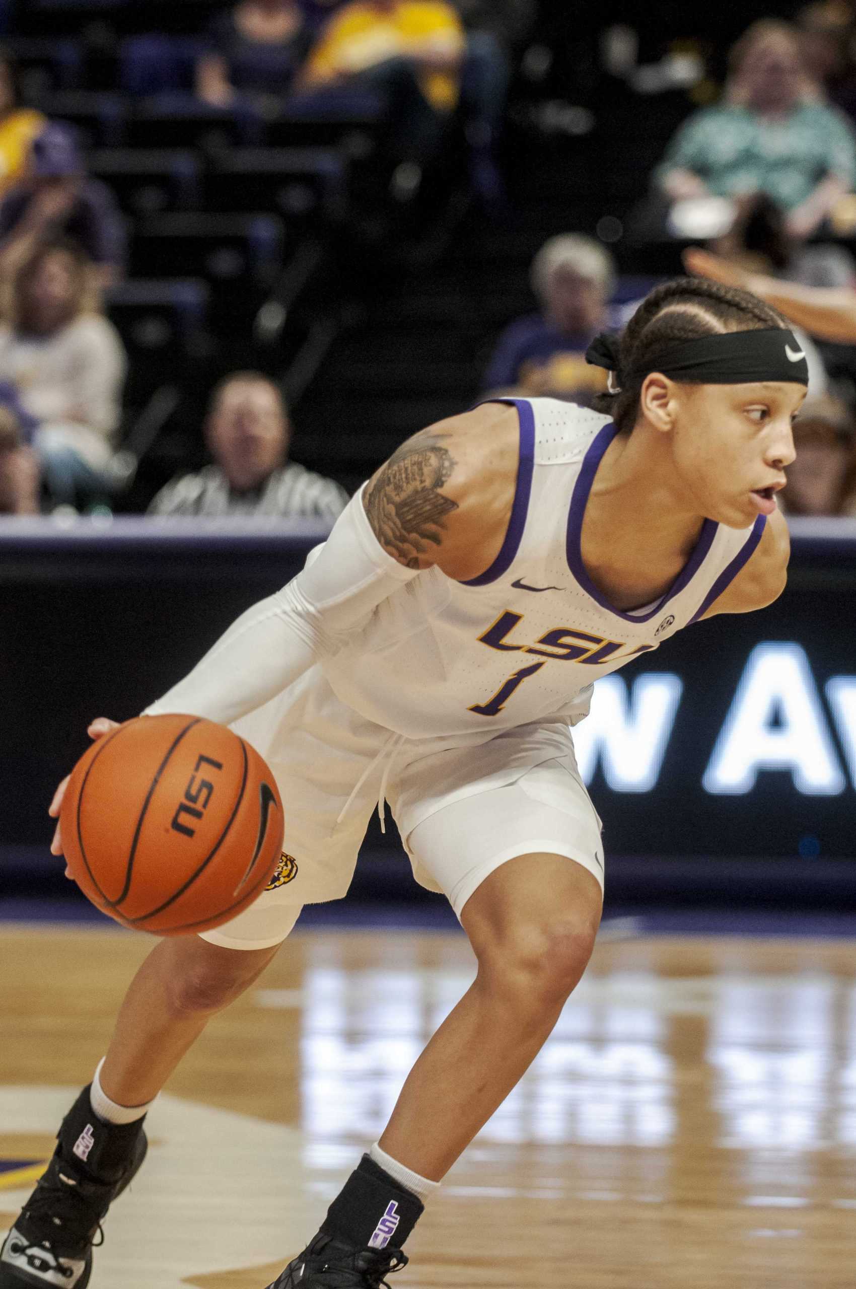 PHOTOS: LSU Lady Tigers Defeat Southeastern