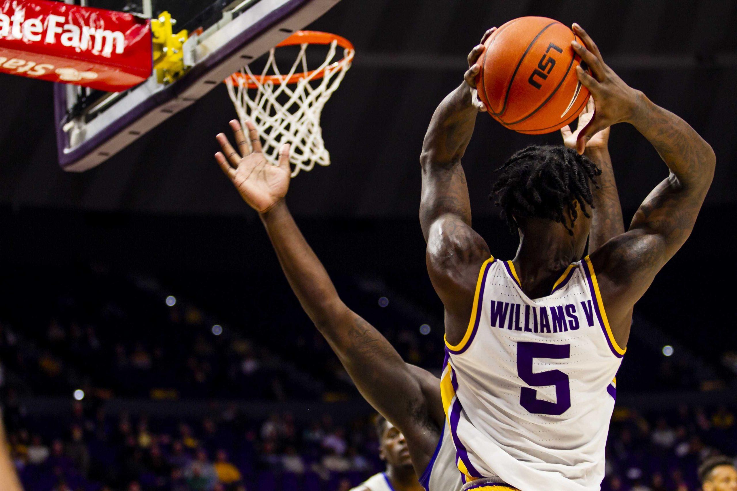 PHOTOS: LSU Defeats UNLO