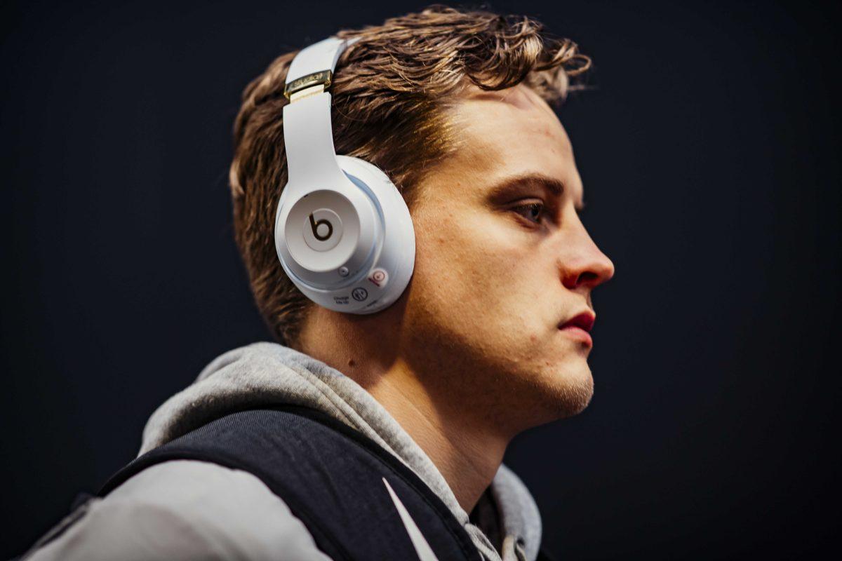 LSU senior quarterback Joe Burrow (9) arrives on January 13, 2020 before LSU's 42-25 win against Clemson in the Mercedes-Benz Superdome.