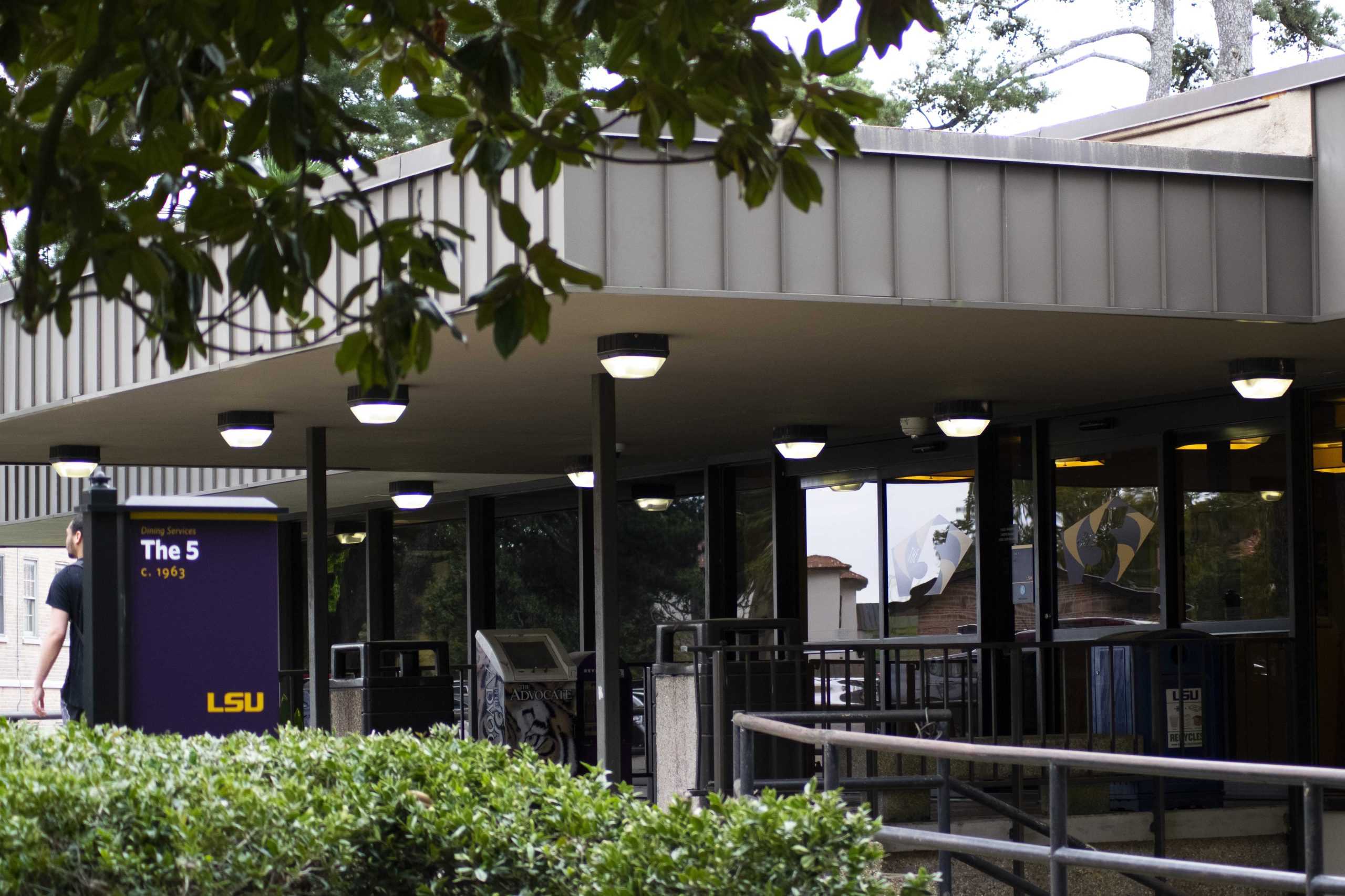 LSU Dining responds to coronavirus concerns by eliminating self-serve stations