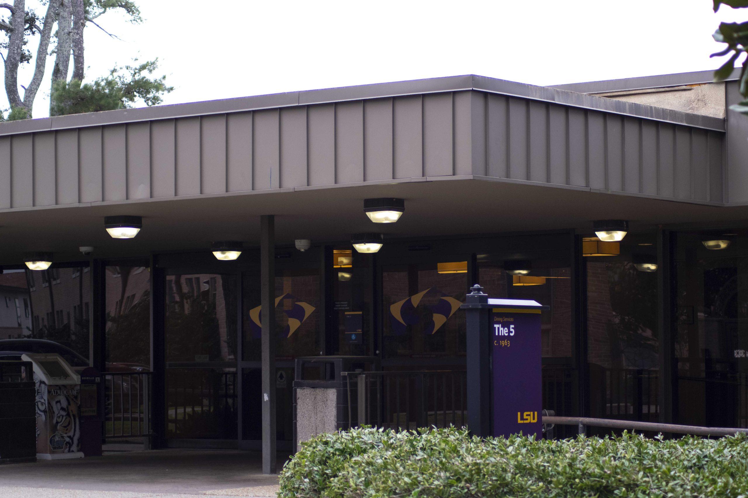 LSU Dining responds to coronavirus concerns by eliminating self-serve stations