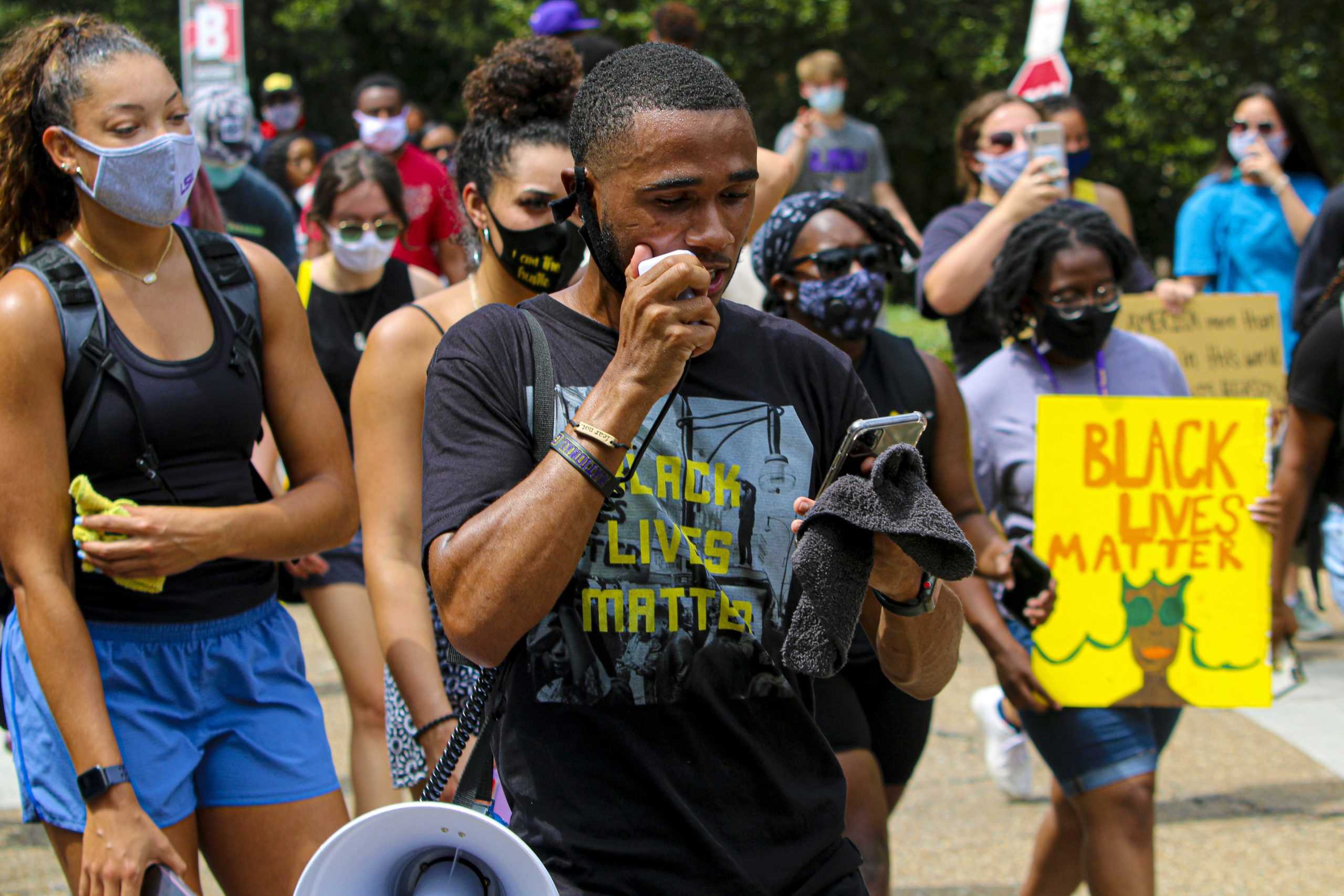 Students support Black Lives Matter movement through march on LSU