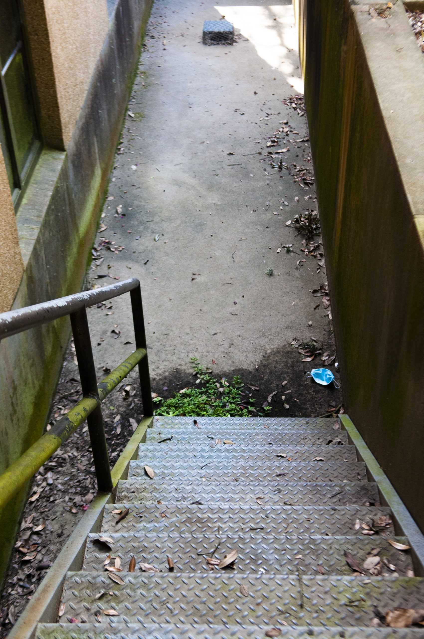 PHOTO: The pollution of face masks at LSU