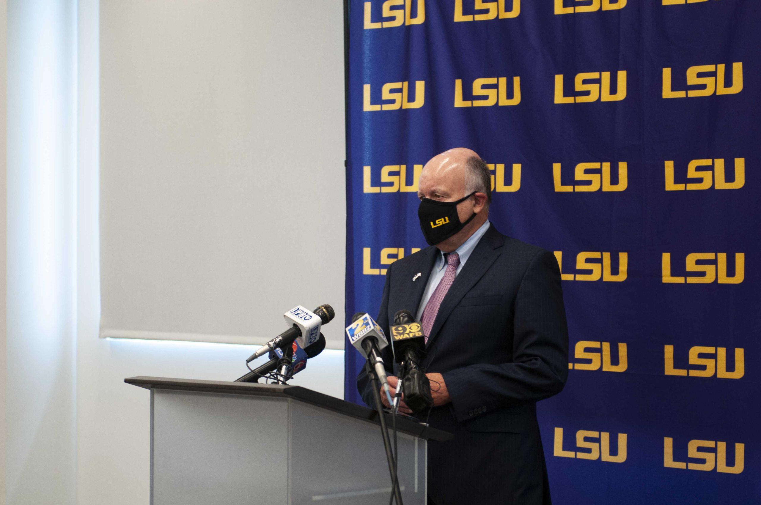 White House leader applauds LSU's COVID-19 measures at press conference on campus