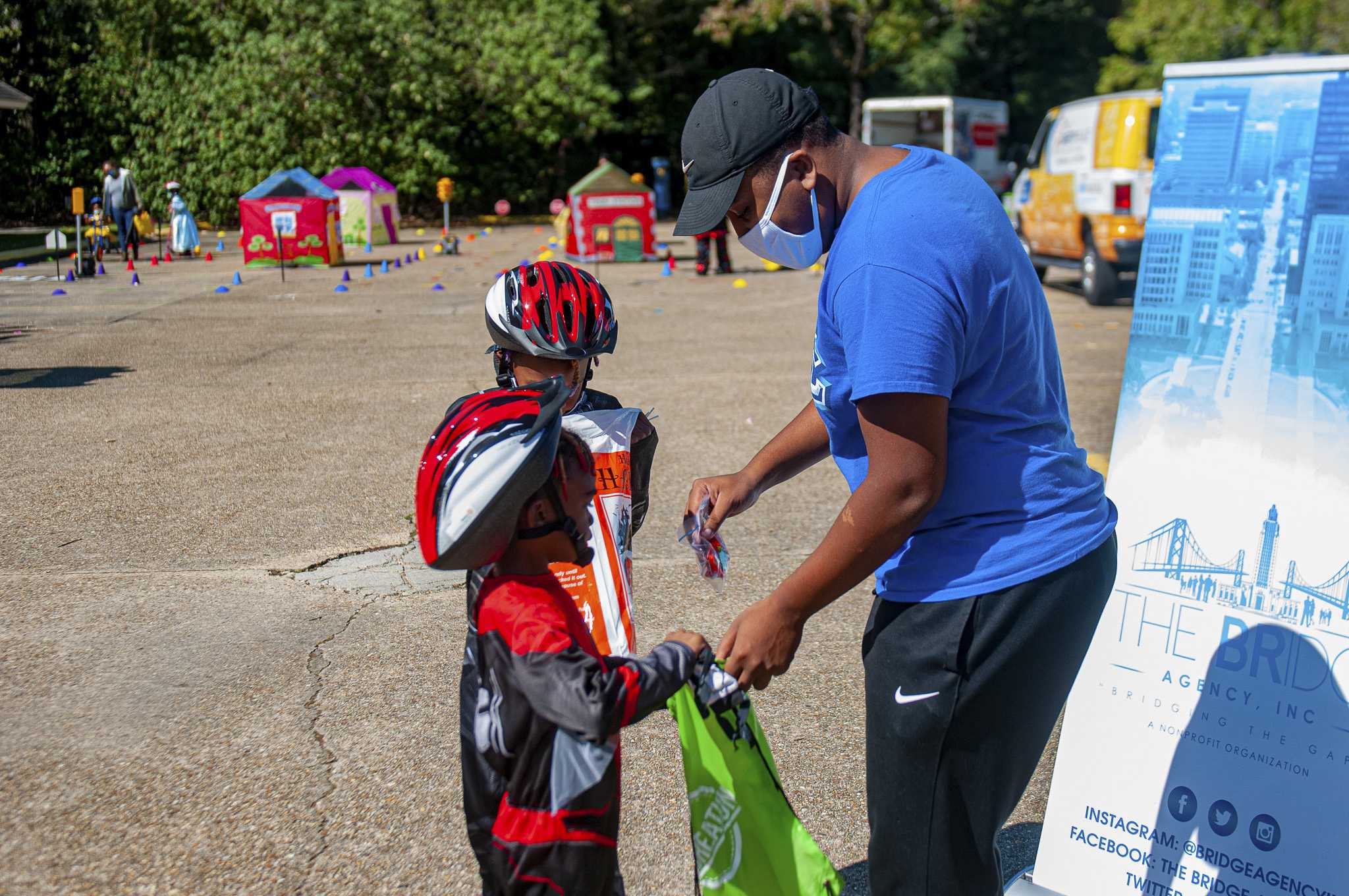 PHOTOS: Trunk Or Treat Extravaganza