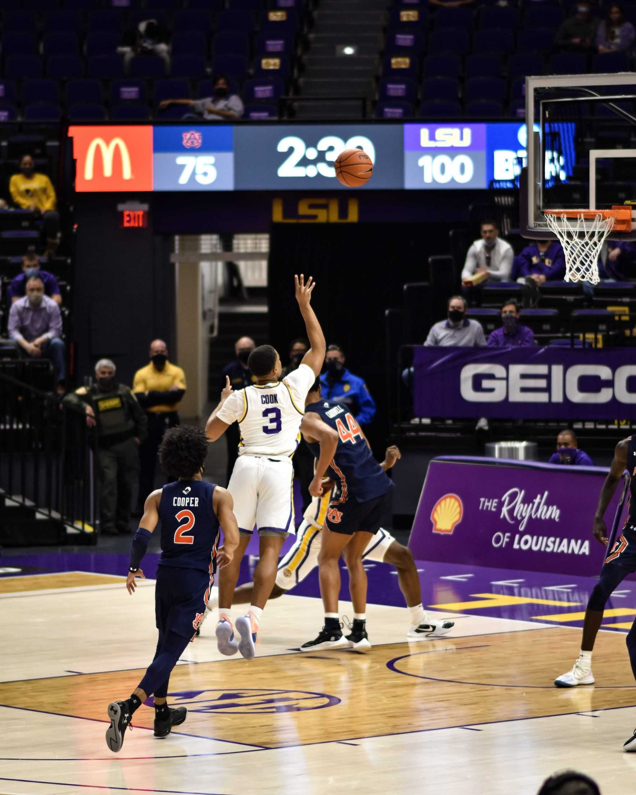 PHOTOS: LSU men's basketball defeats Auburn