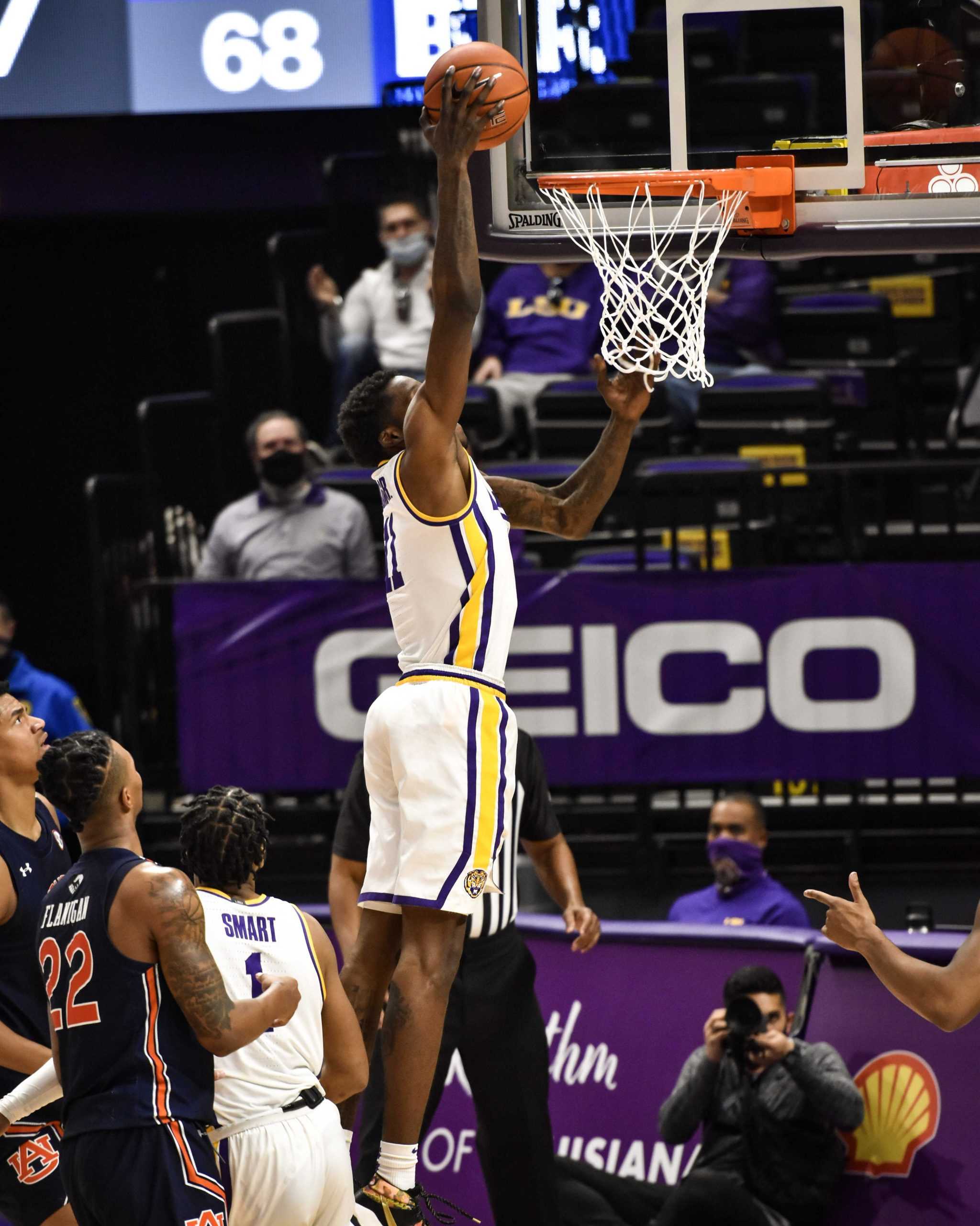 PHOTOS: LSU men's basketball defeats Auburn