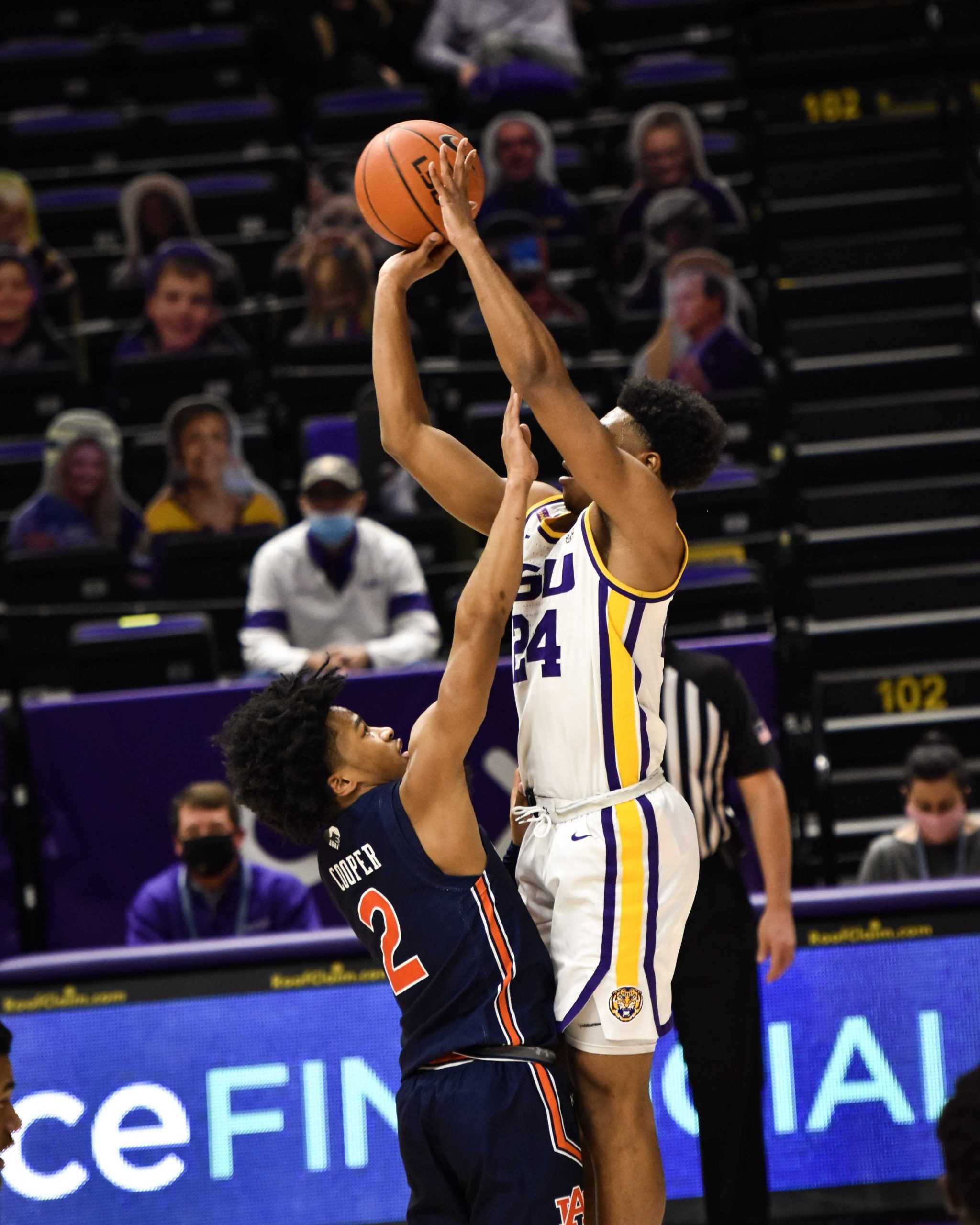 PHOTOS: LSU men's basketball defeats Auburn