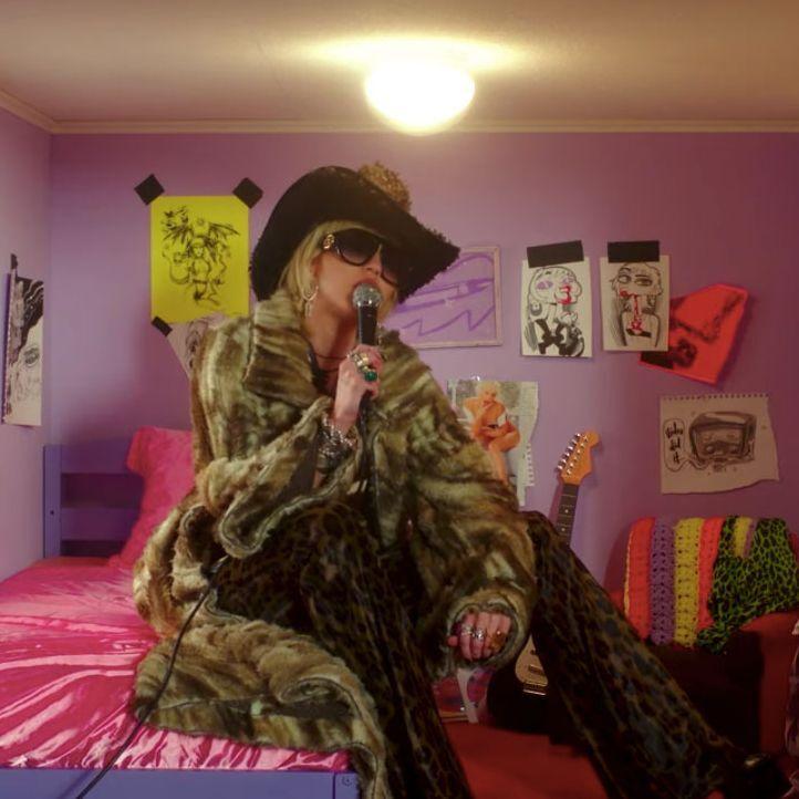 Rev Rank: Miley Cyrus serves rock star realness in NPR Tiny Desk (Home) Concert