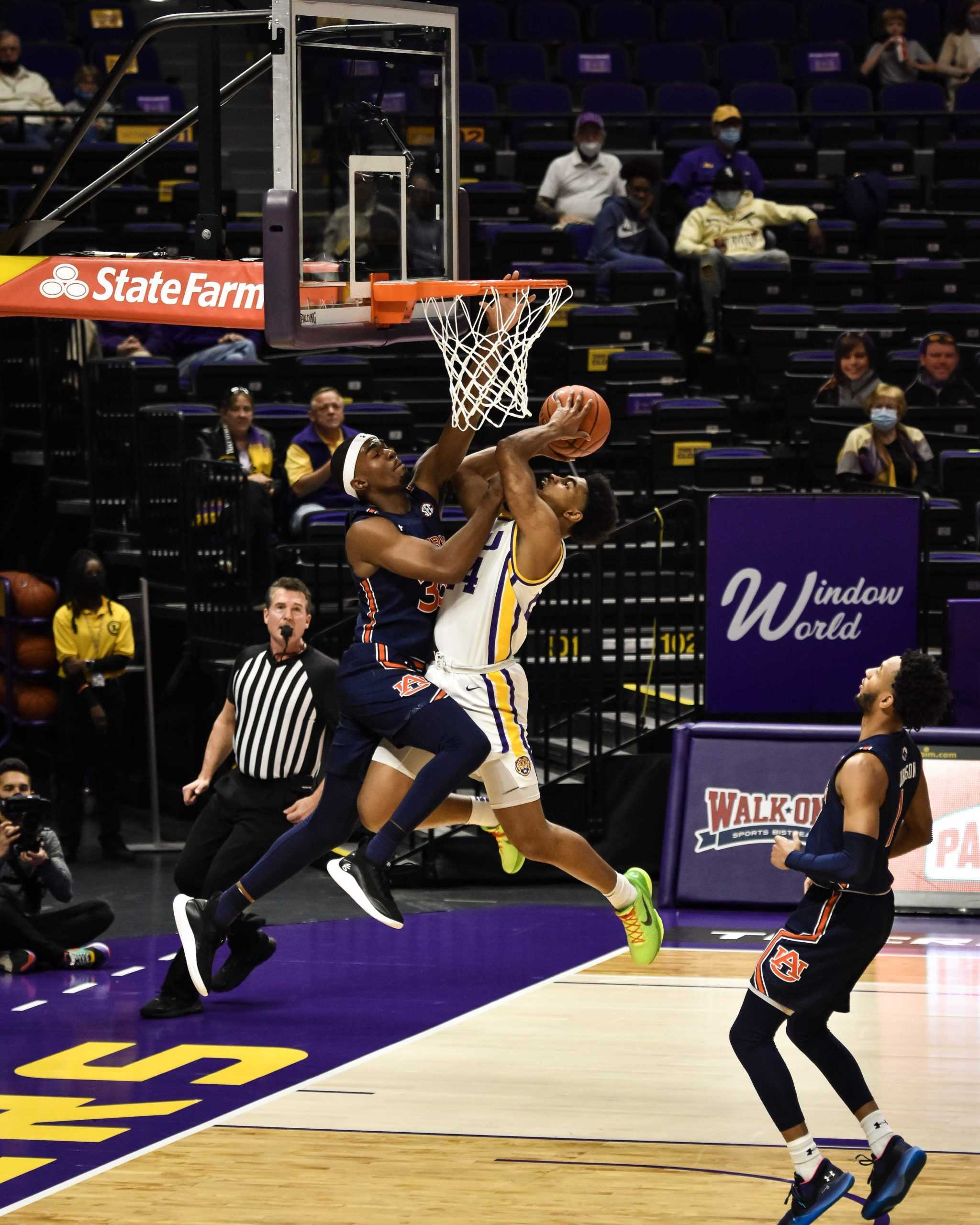 PHOTOS: LSU men's basketball defeats Auburn