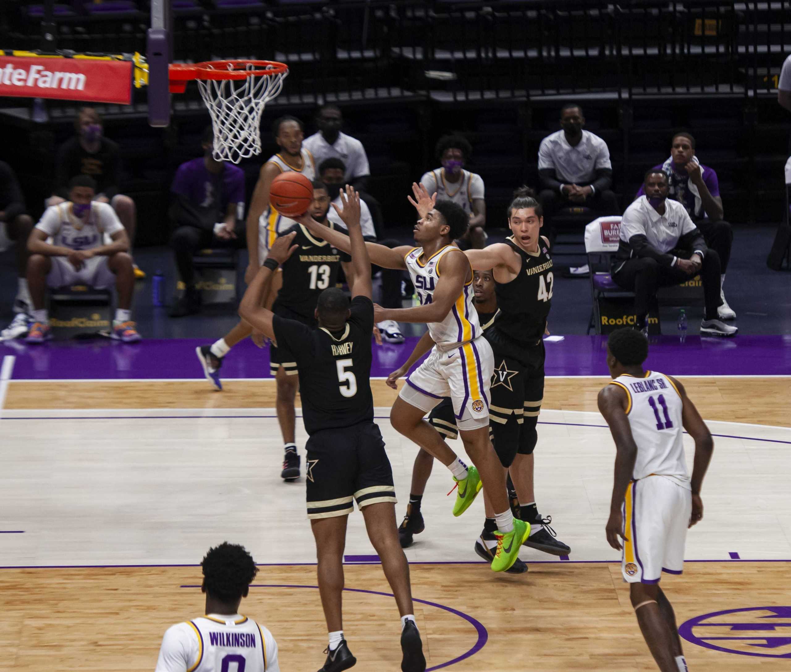 PHOTOS: LSU men's basketball defeats Vanderbilt