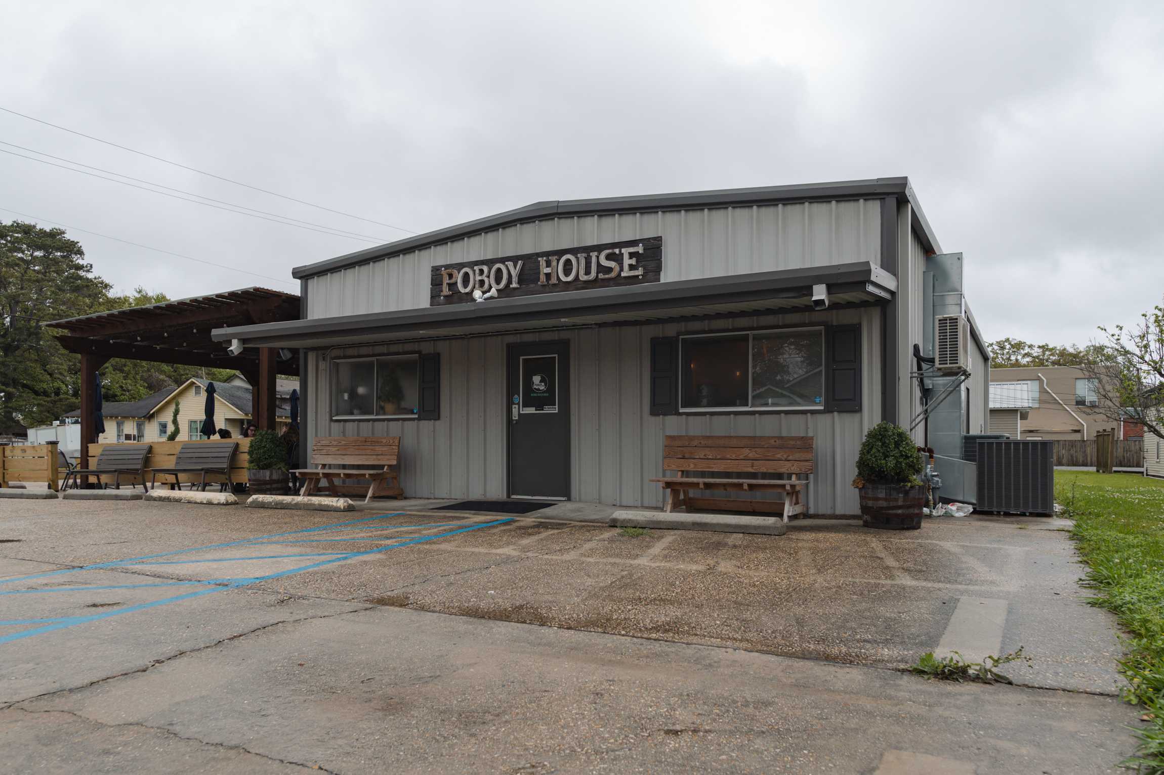 Fortune's Food Finds: The Poboy House's Stuffed Avacado and Berry Chantilly