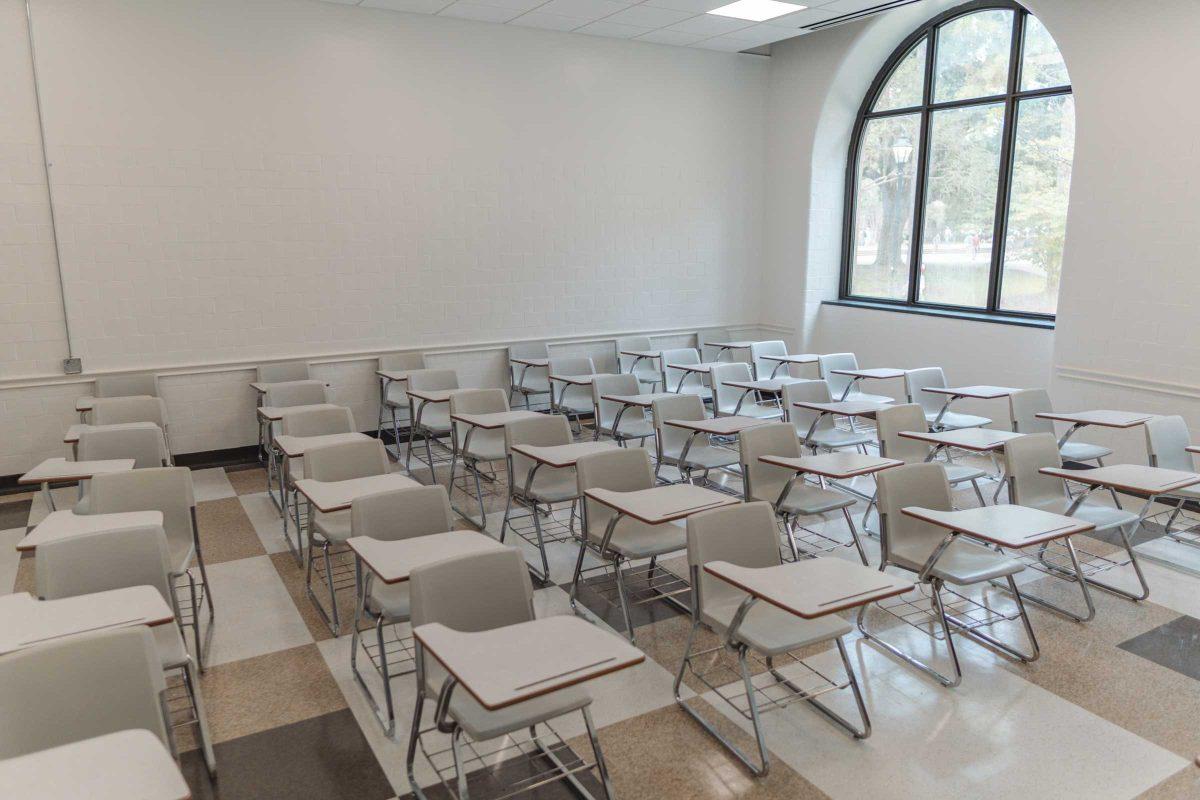 A multitude of desks fill the space on Aug. 27, 2021, in Room 121 of Allen Hall in LSU&#8217;s Quad.