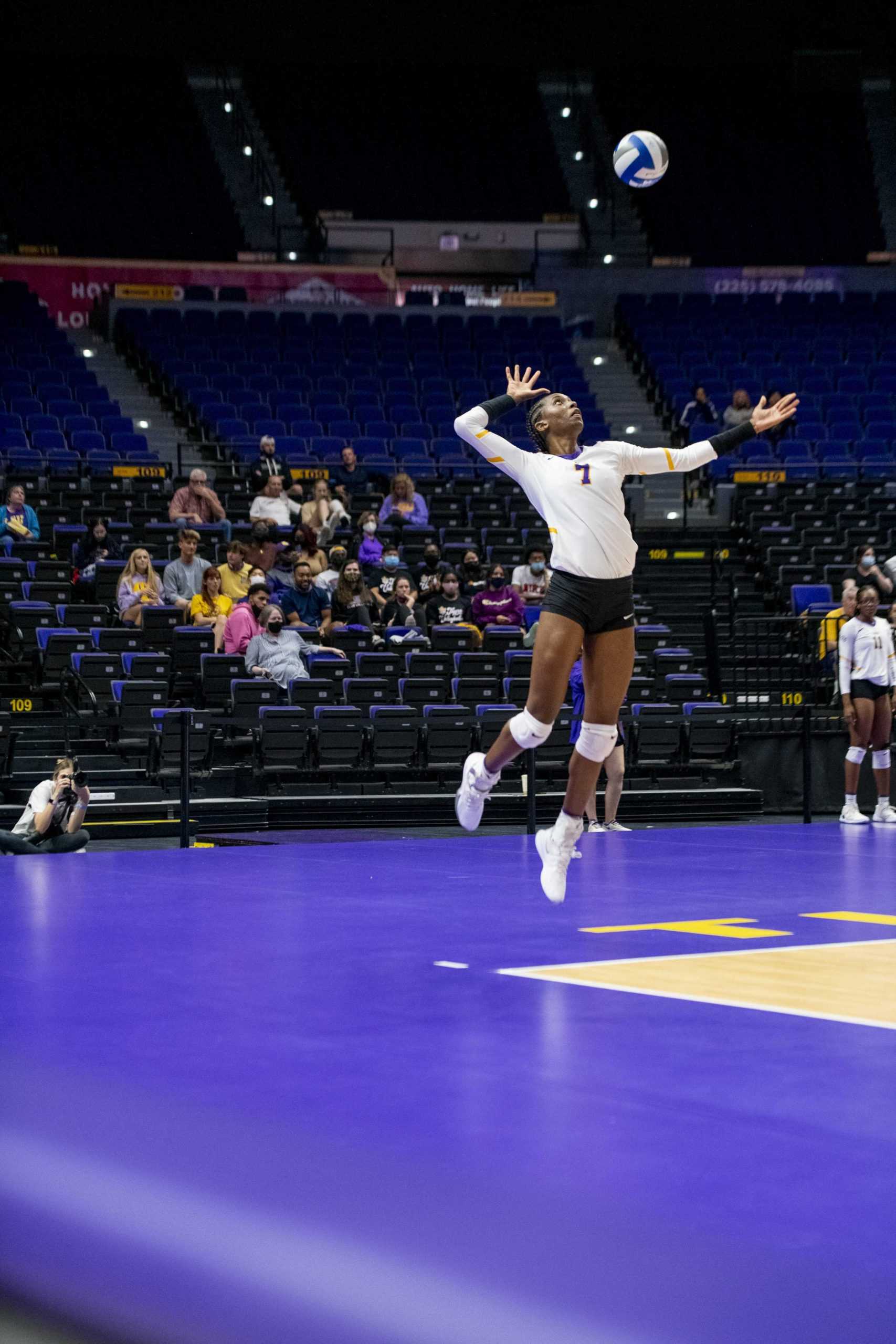 PHOTOS: LSU falls 0-3 to Kentucky in Pete Maravich Assembly Center