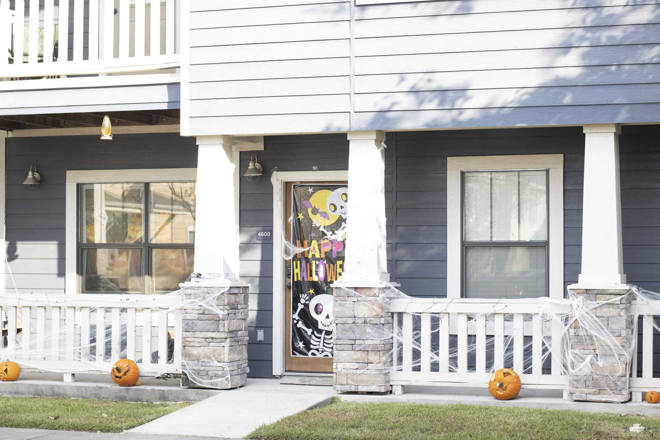 PHOTOS: Decorations flood Baton Rouge area with Halloween spirit