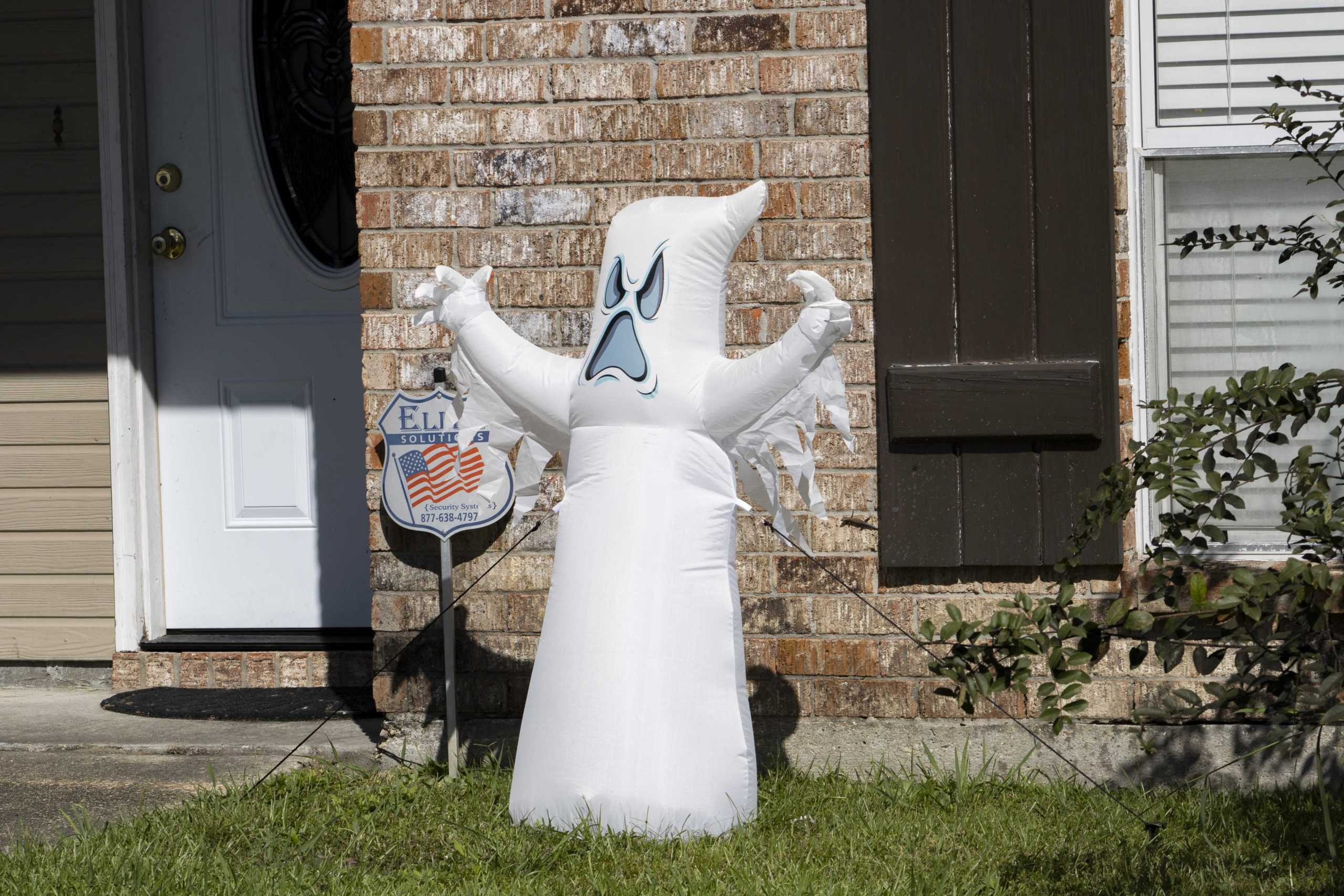 PHOTOS: Decorations flood Baton Rouge area with Halloween spirit