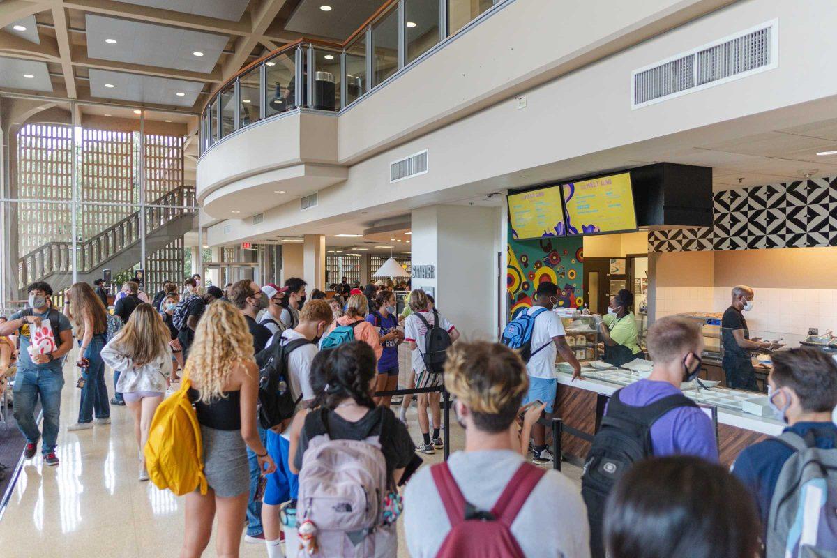 A large line of students forms on Aug. 27, 2021, outside the Melt Lab, a recent addition to the Student Union.