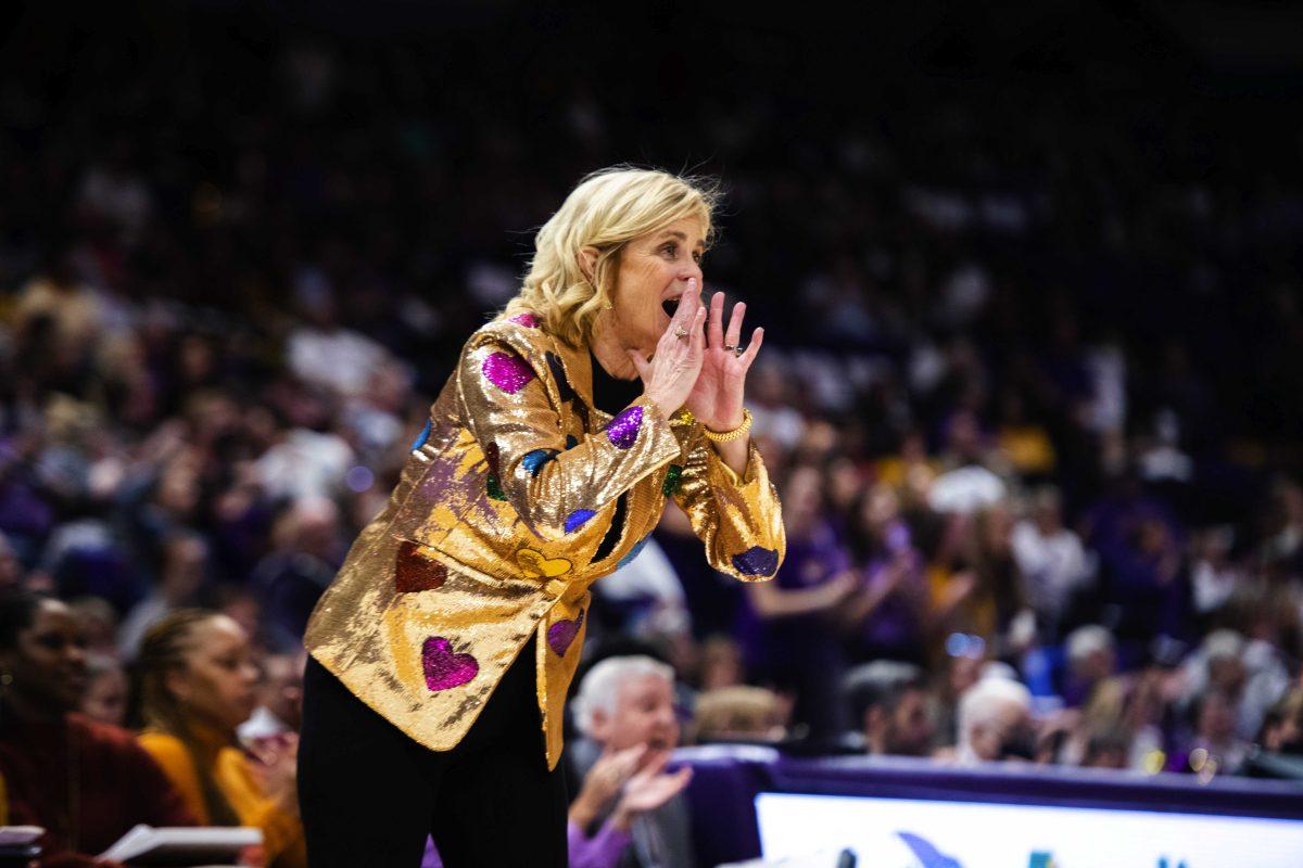 LSU women&#8217;s basketball head coach Kim Mulkey speaks to the players on the court Sunday, Jan. 30, 2022, during LSU&#8217;s 78-69 win against Kentucky in the Pete Maravich Assembly Center on North Stadium Drive in Baton Rouge, La.