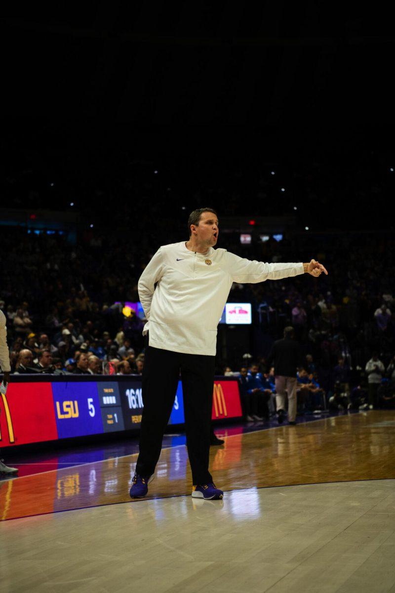 LSU men's basketball head coach Will Wade yells to the players on the court Tuesday, Jan. 04, 2022, during LSU&#8217;s 56-50 win against Kentucky in the Pete Maravich Assembly Center on North Stadium Drive in Baton Rouge, La.