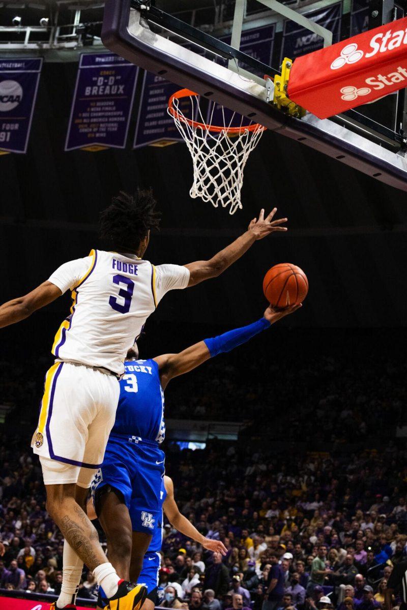 LSU men&#8217;s basketball freshman forward Alex Fudge (3) goes to block a layup Tuesday, Jan. 04, 2022, during LSU&#8217;s 56-50 win against Kentucky in the Pete Maravich Assembly Center on North Stadium Drive in Baton Rouge, La.