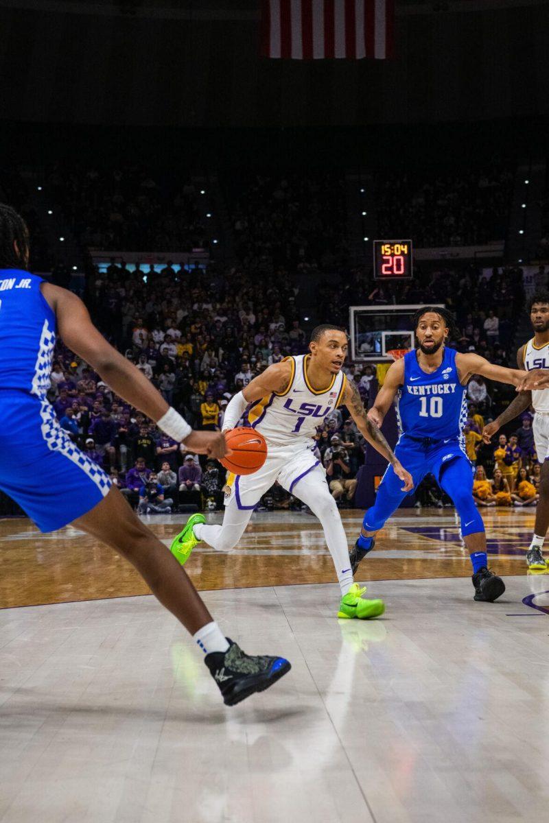 LSU men&#8217;s basketball senior guard Xavier Pinson (1) dribbles the ball Tuesday, Jan. 04, 2022, during LSU&#8217;s 56-50 win against Kentucky in the Pete Maravich Assembly Center on North Stadium Drive in Baton Rouge, La.