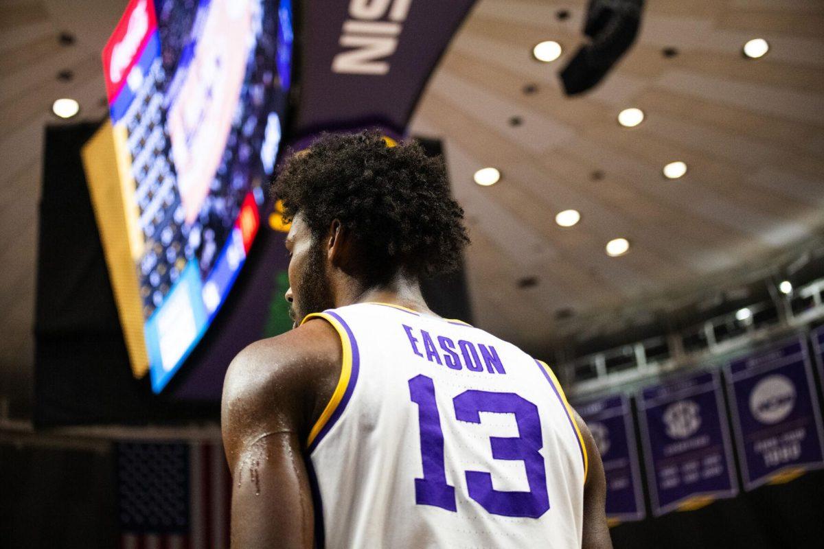 LSU men&#8217;s basketball sophomore forward Tari Eason (13) looks to head coach Will Wade Tuesday, Jan. 04, 2022, during LSU&#8217;s 56-50 win against Kentucky in the Pete Maravich Assembly Center on North Stadium Drive in Baton Rouge, La.