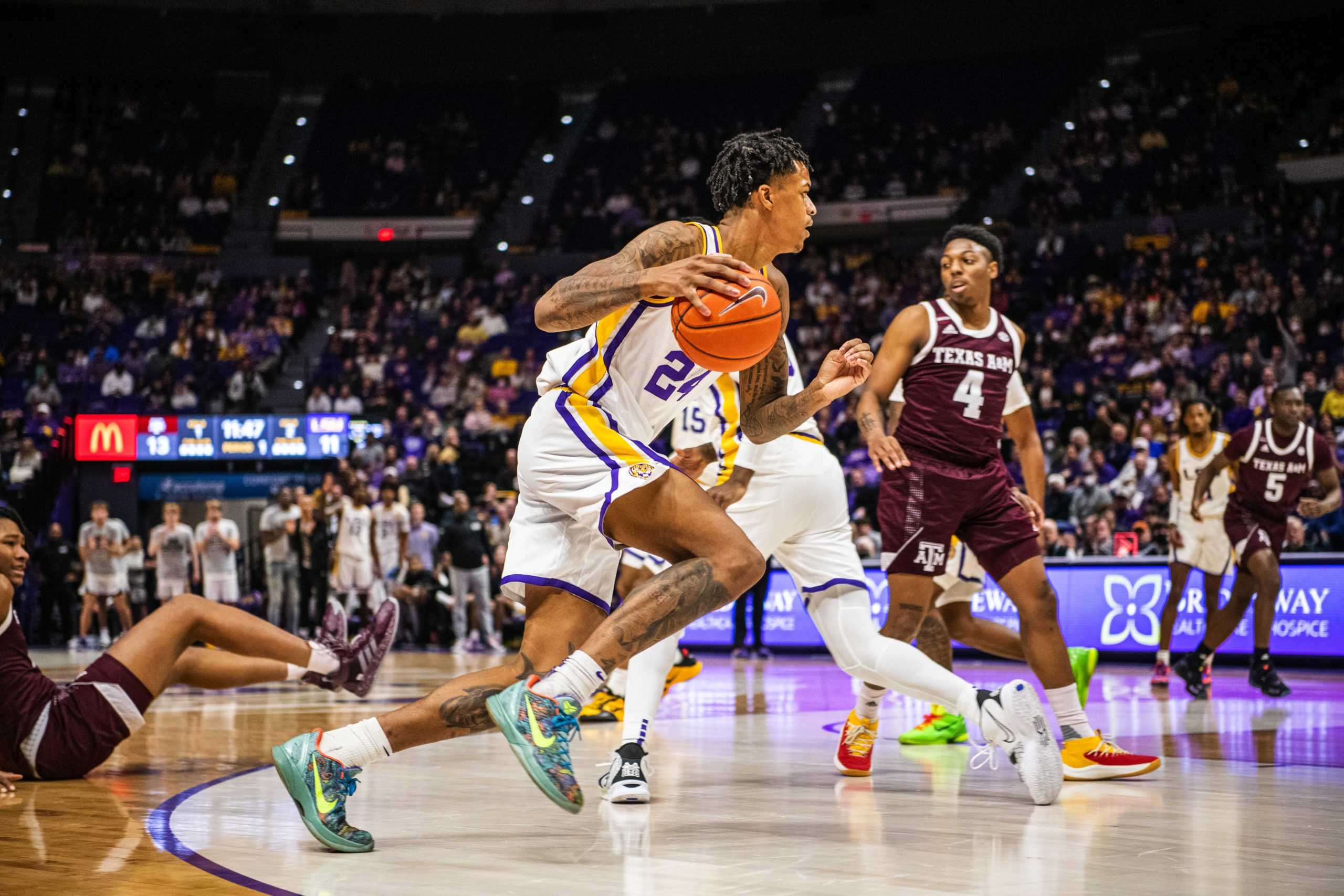 PHOTOS: LSU men's basketball defeats Texas A&M 70-64